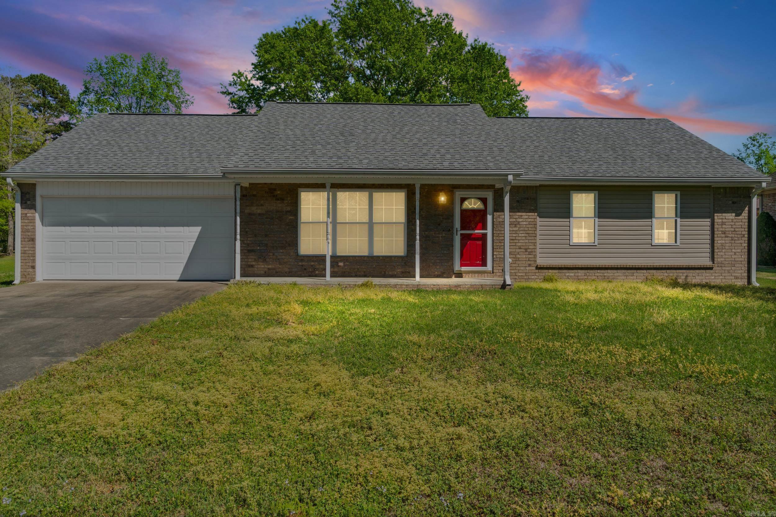 423 Hillcrest Drive Property Photo 1