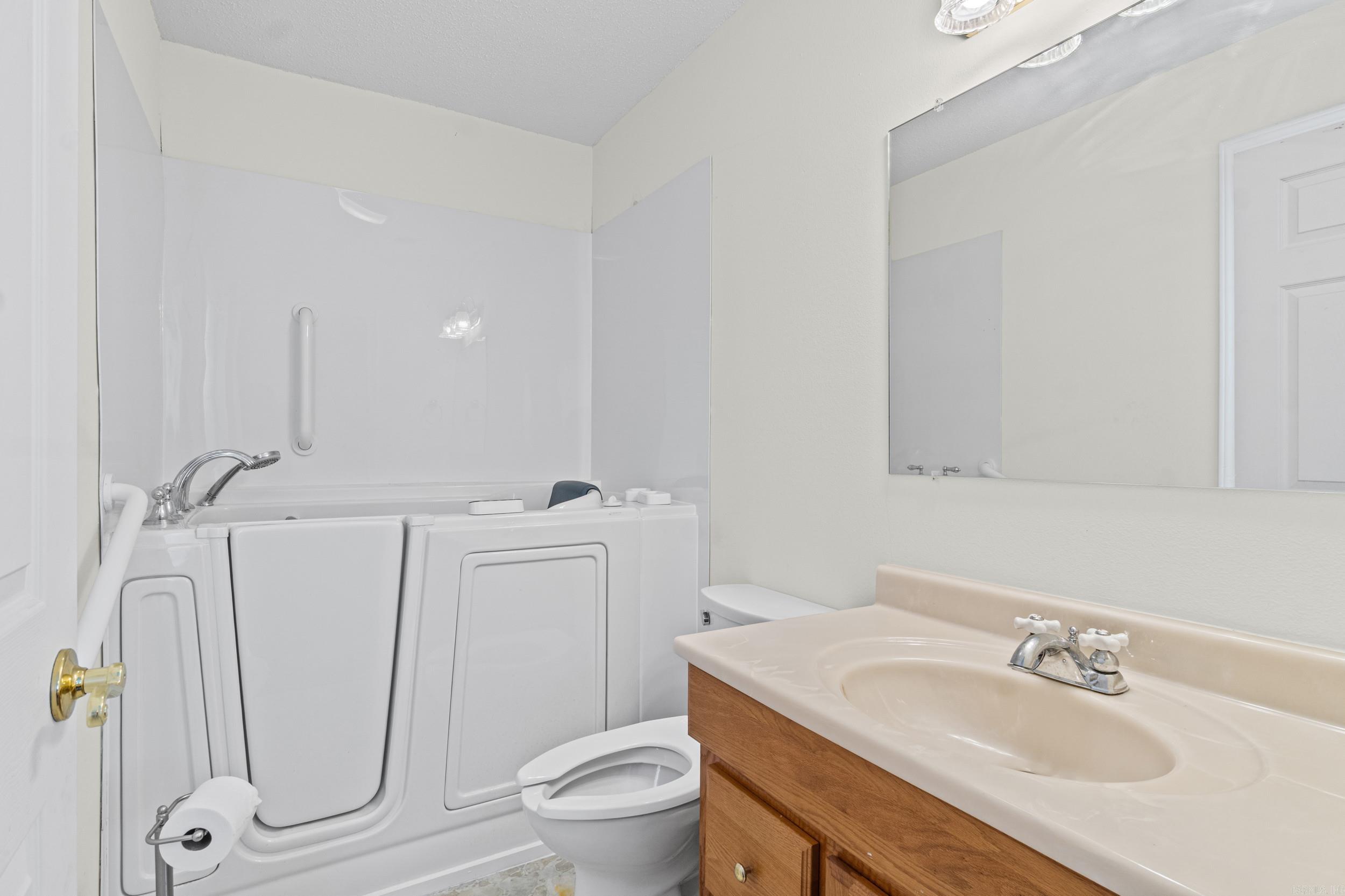 423 Hillcrest Drive Property Photo 13