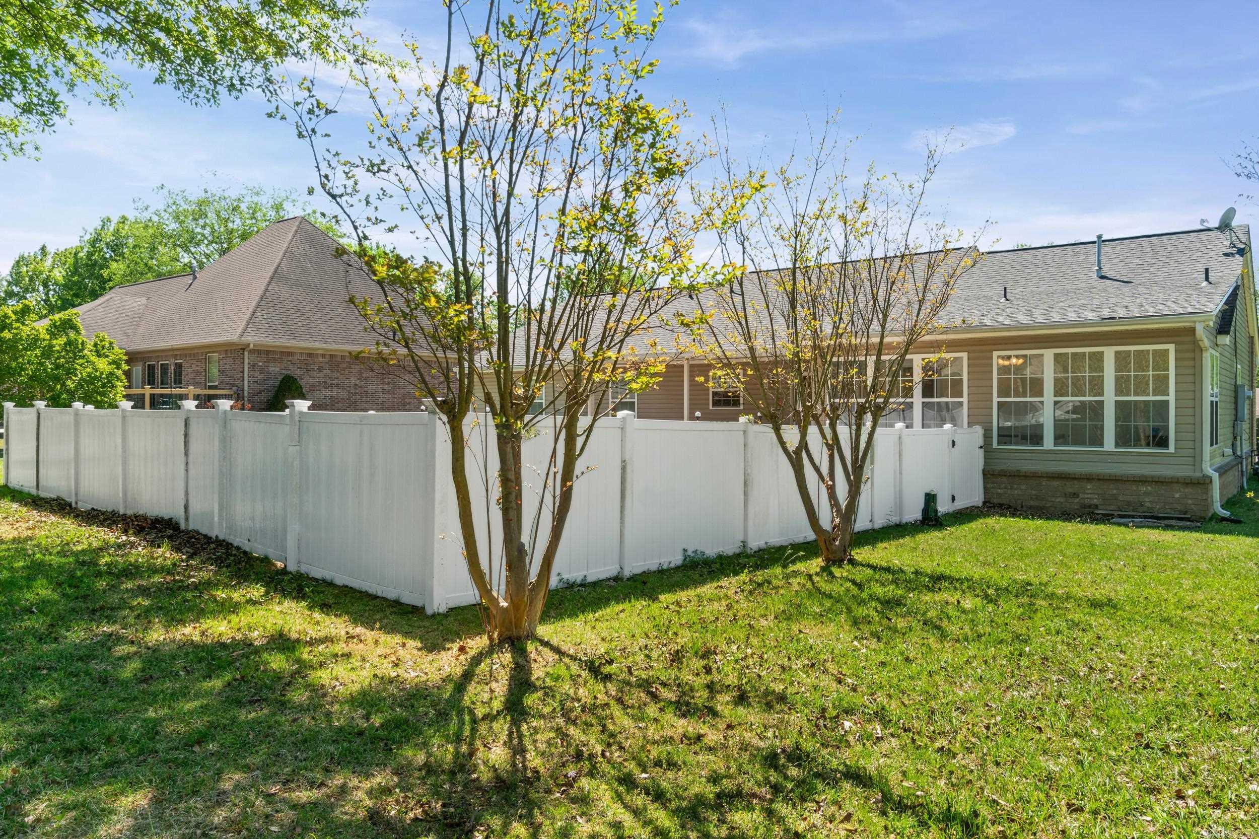 423 Hillcrest Drive Property Photo 24