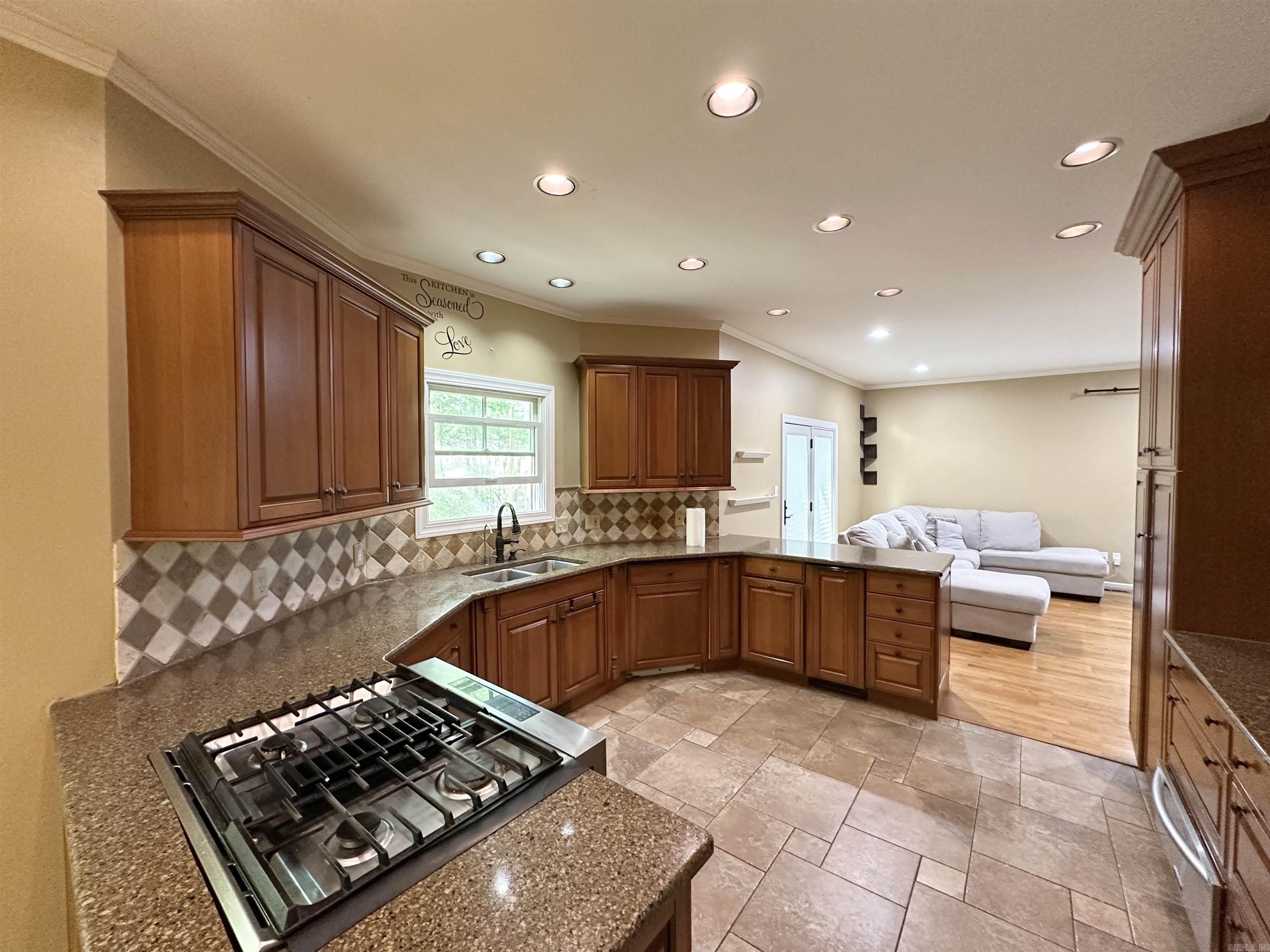 2307 Morningside Drive Property Photo 10