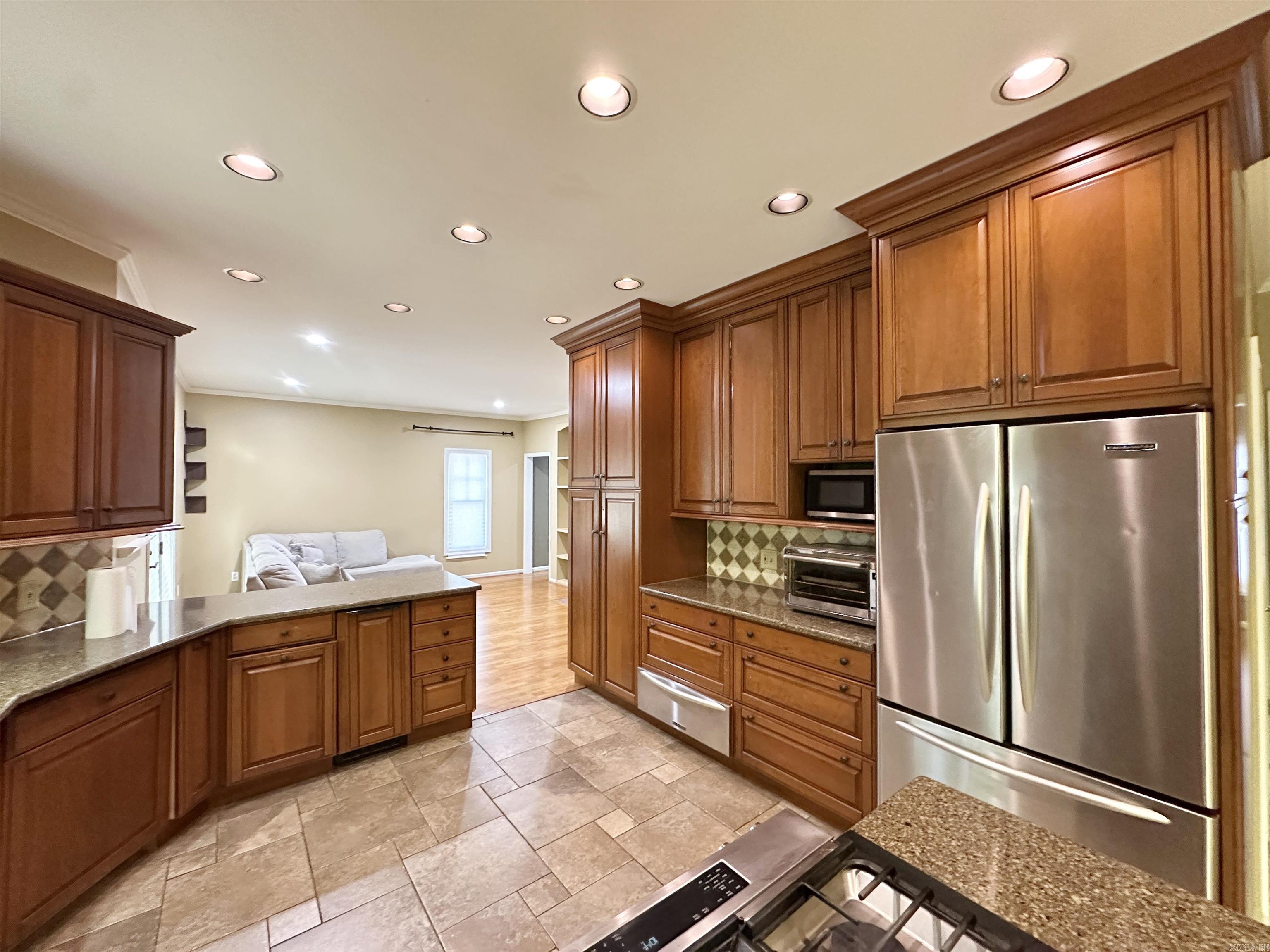 2307 Morningside Drive Property Photo 11