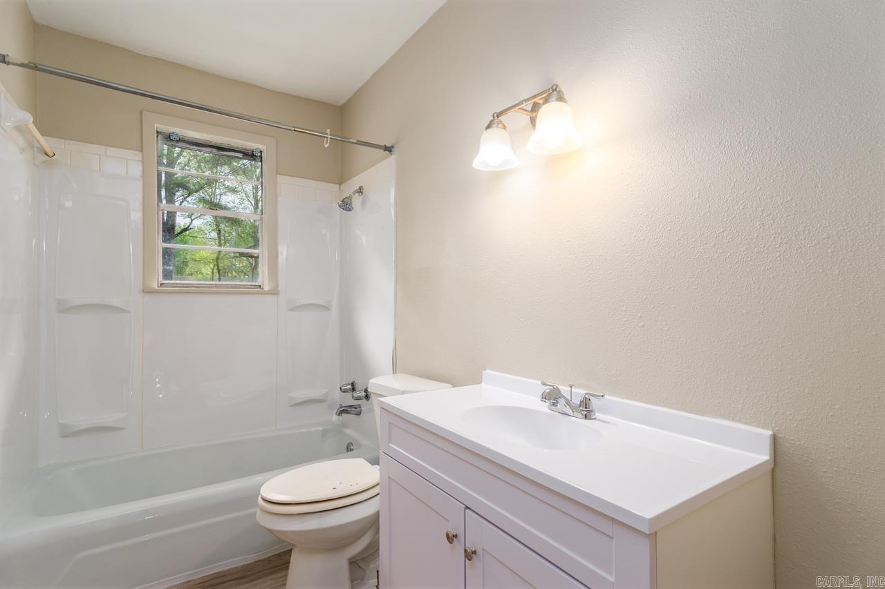 325 Hereford Street Property Photo 12