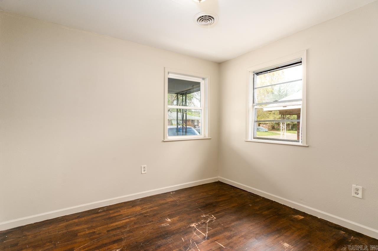 325 Hereford Street Property Photo 13