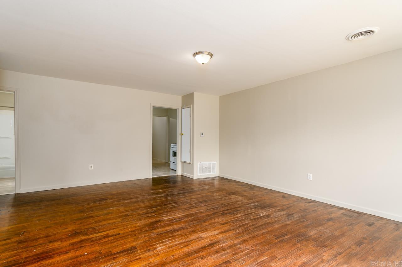 325 Hereford Street Property Photo 14