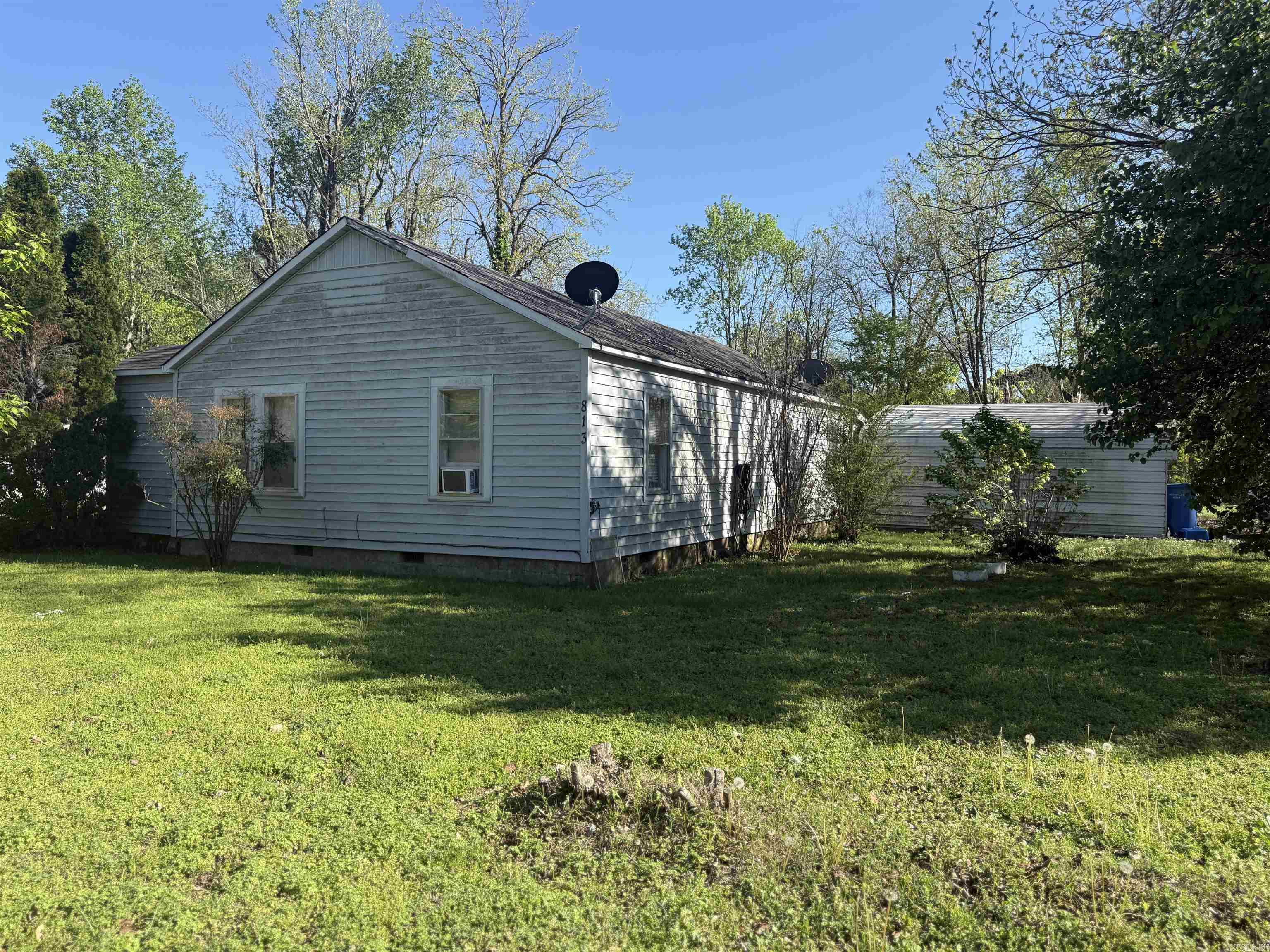 813 Eaton St Property Photo 5