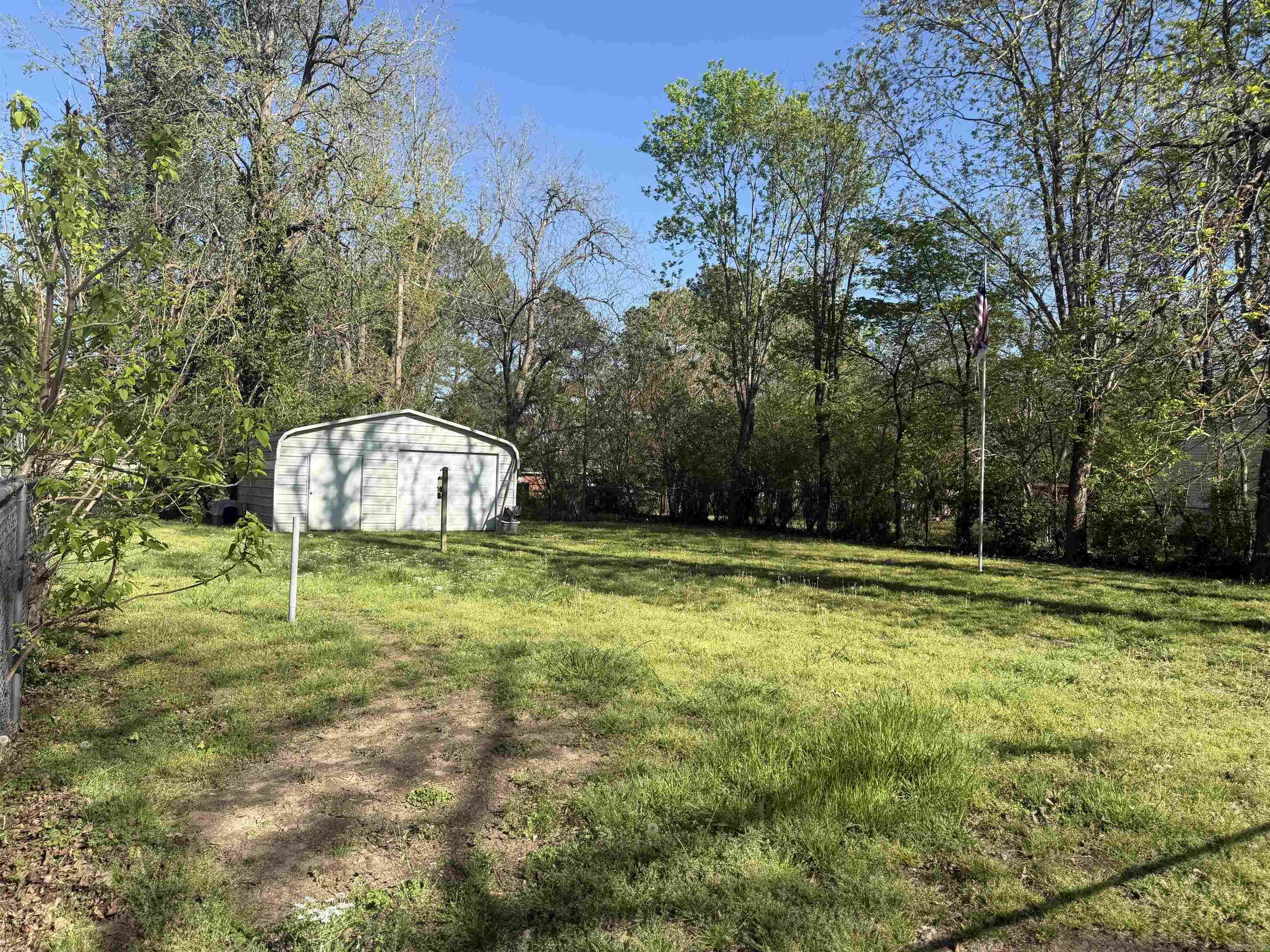 813 Eaton St Property Photo 7