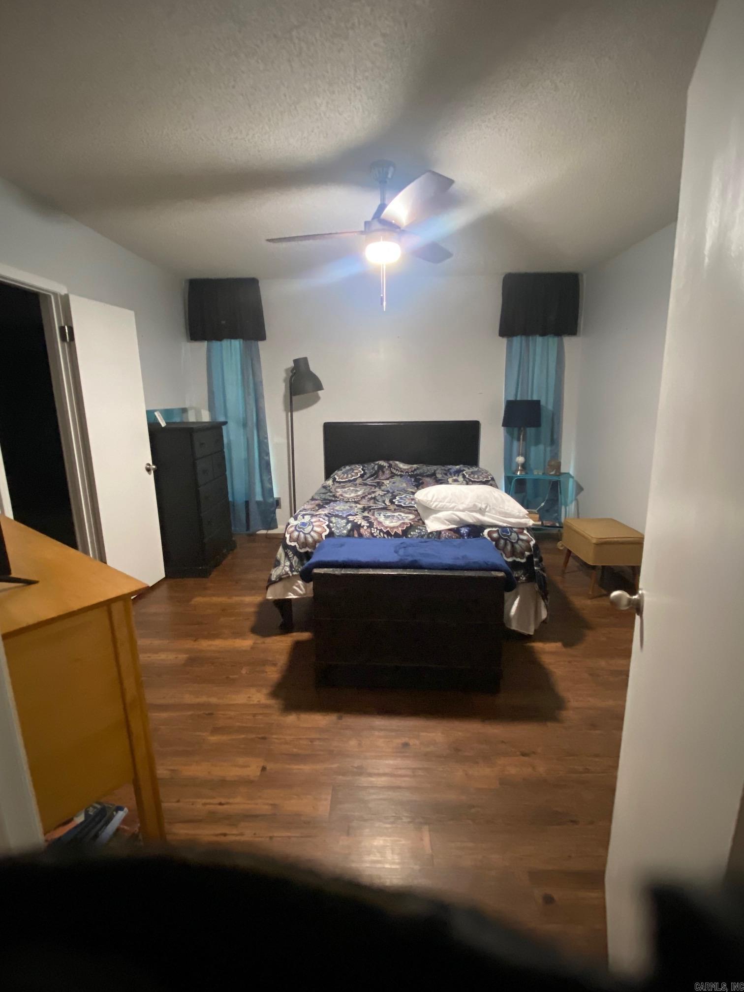 3115 Riverside Drive Property Photo 4