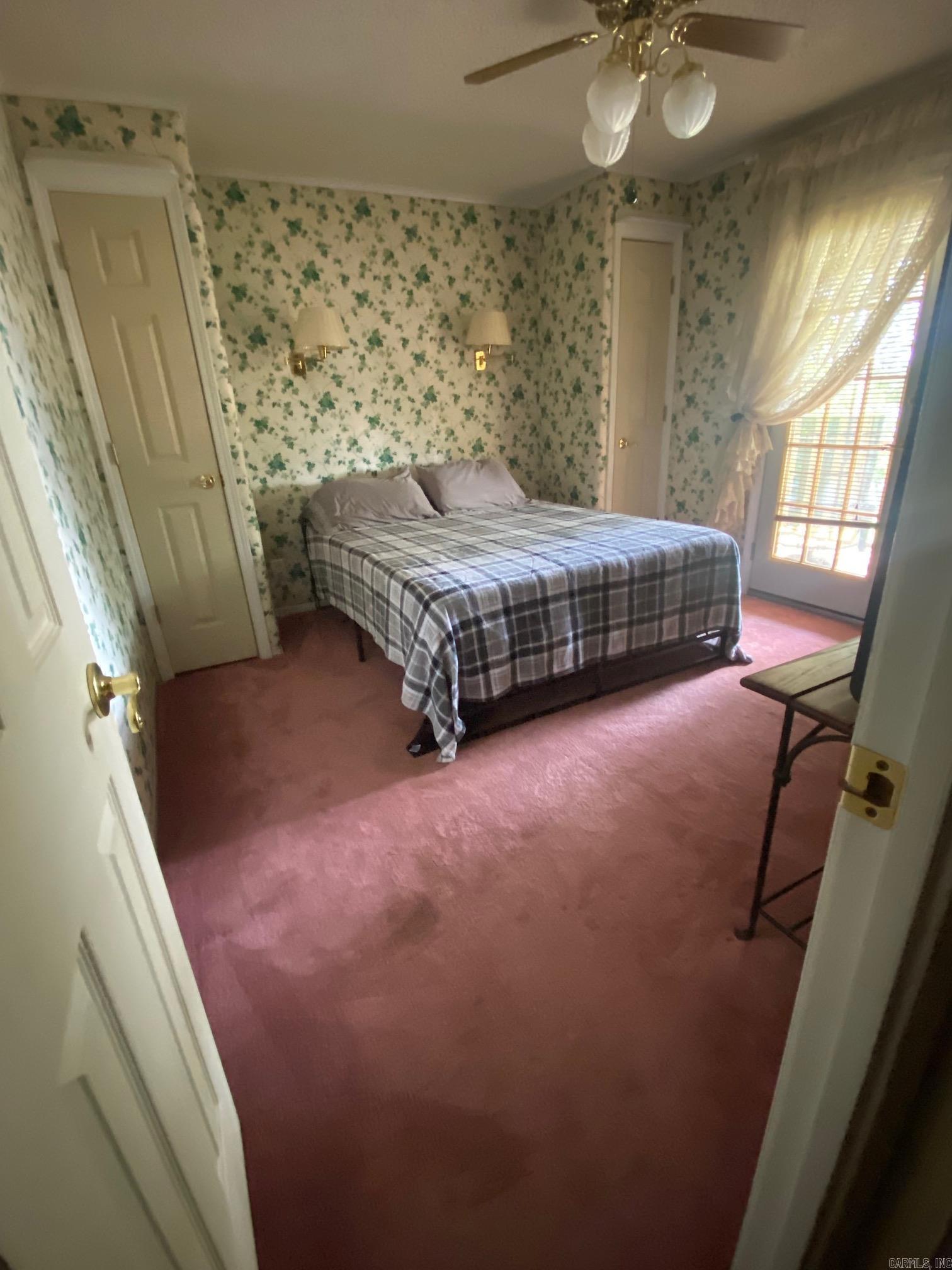 3115 Riverside Drive Property Photo 10