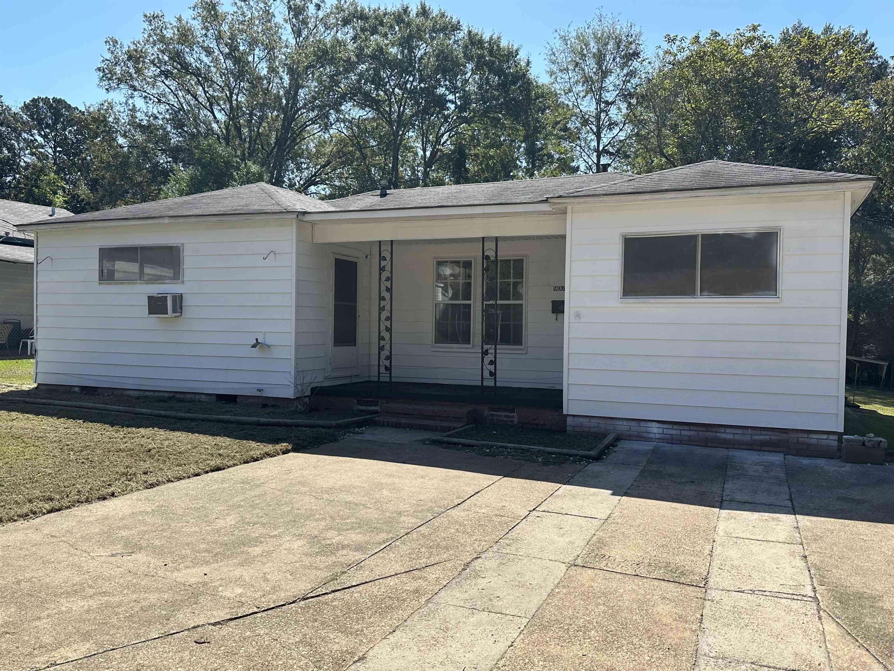 907 Calhoun Property Photo 1
