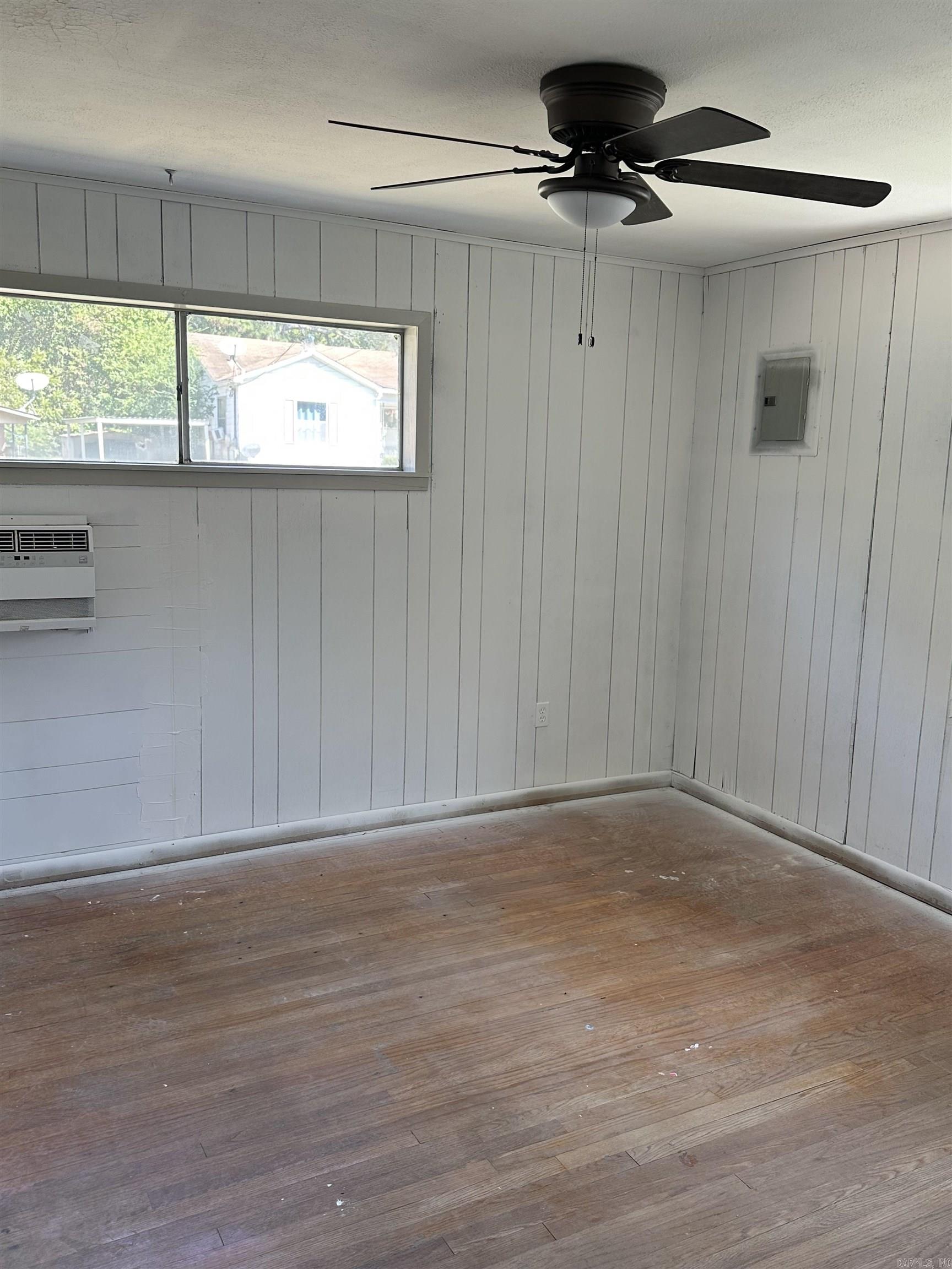 907 Calhoun Property Photo 9