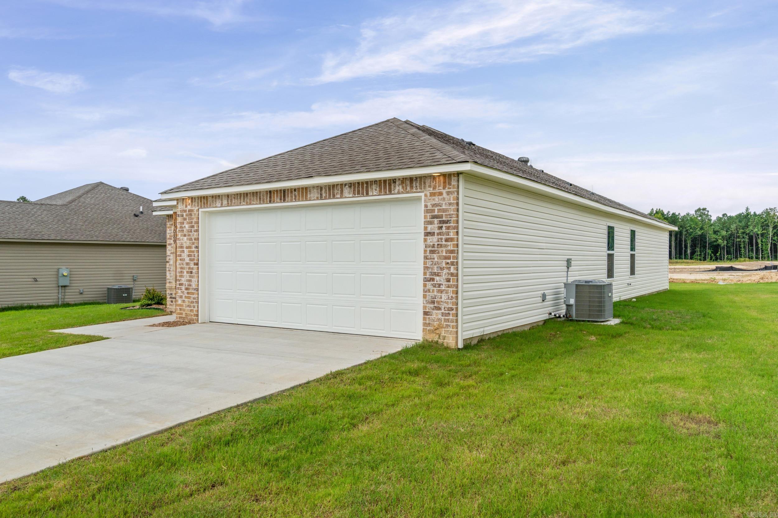 15089 Thompson Branch Trail Property Photo 3
