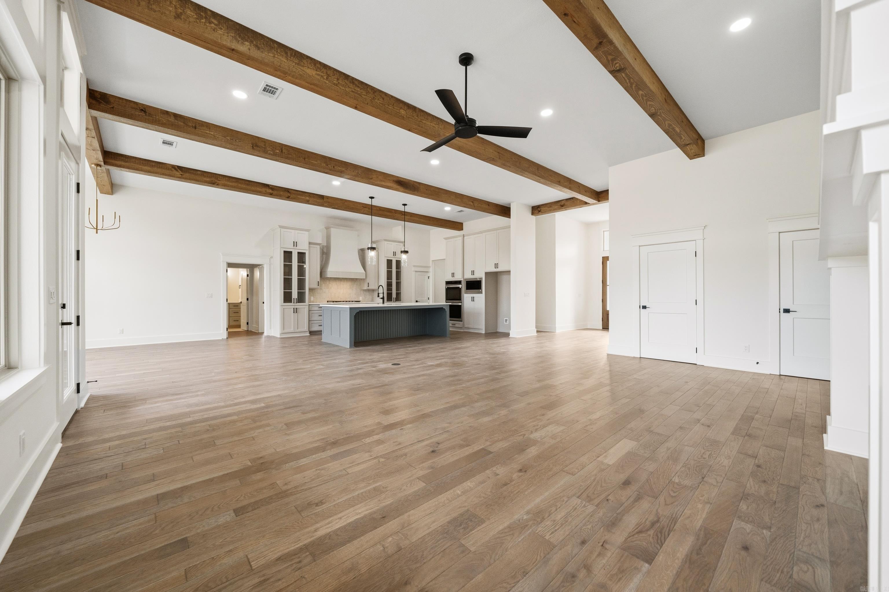 9 Linares Lane Property Photo 8