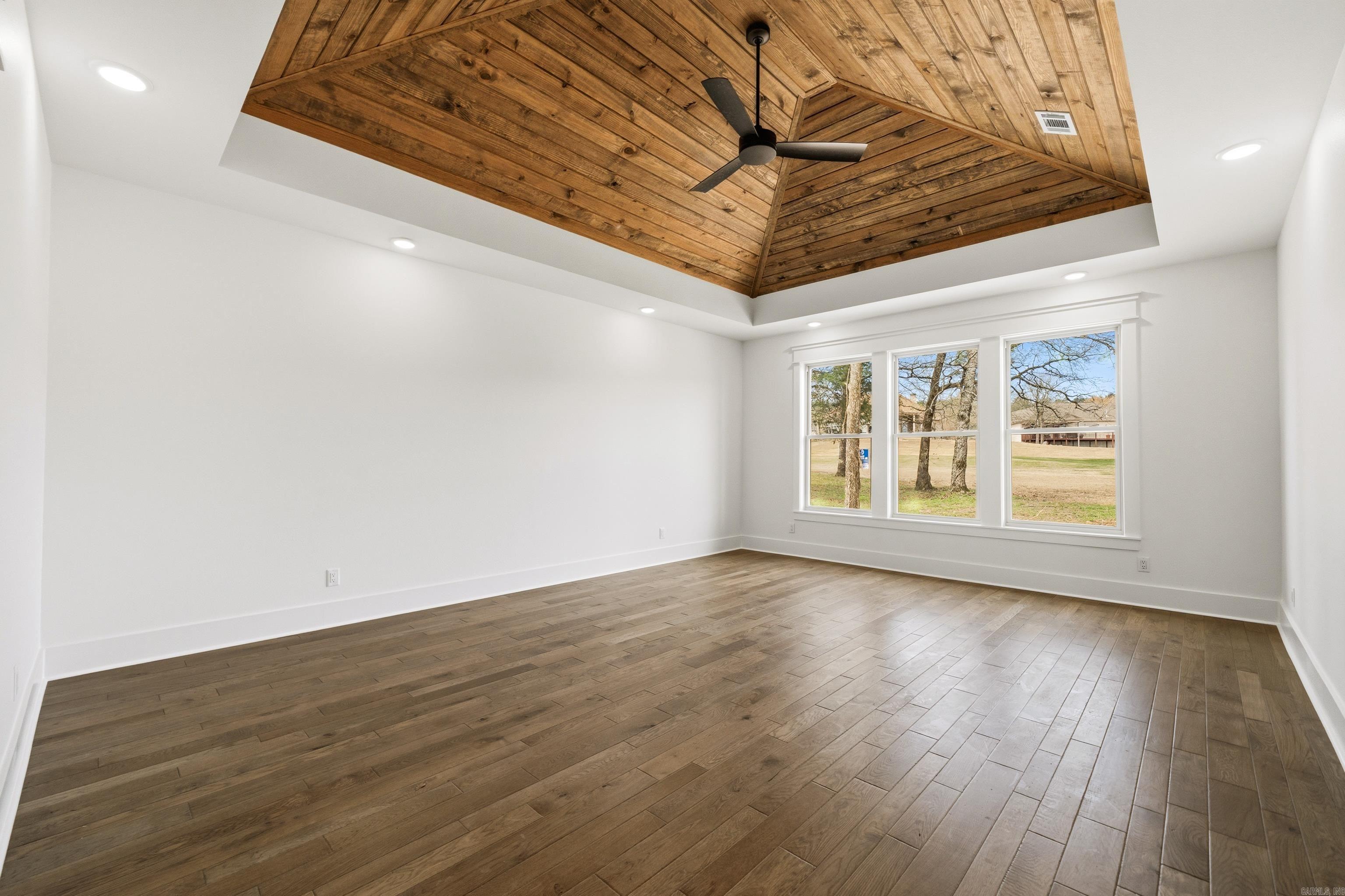 9 Linares Lane Property Photo 24