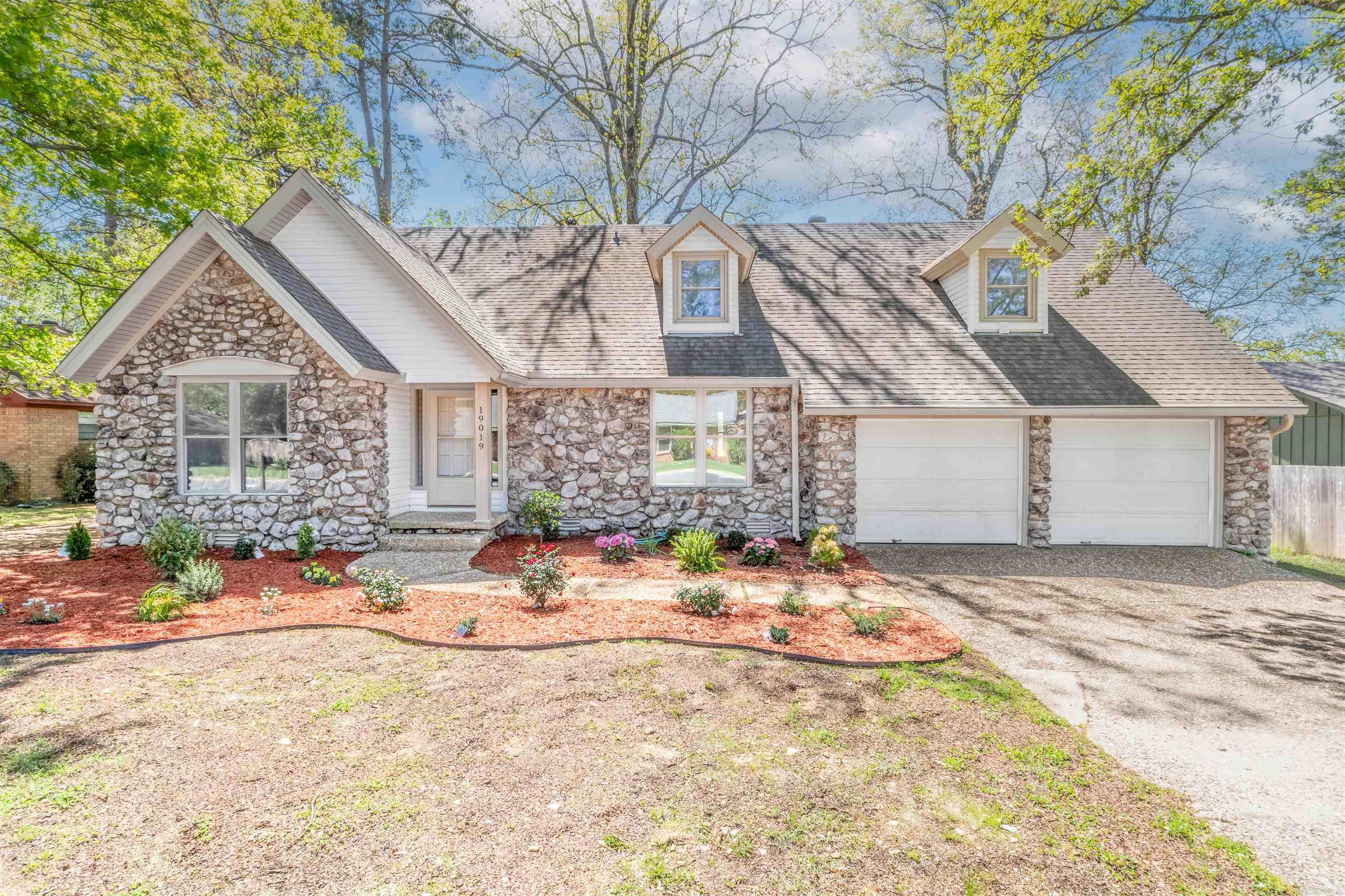 19019 Quail Run Property Photo 1