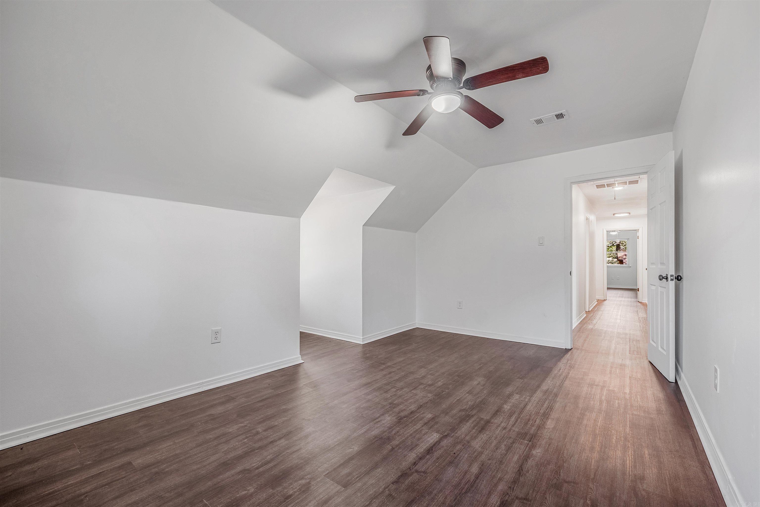 19019 Quail Run Property Photo 32