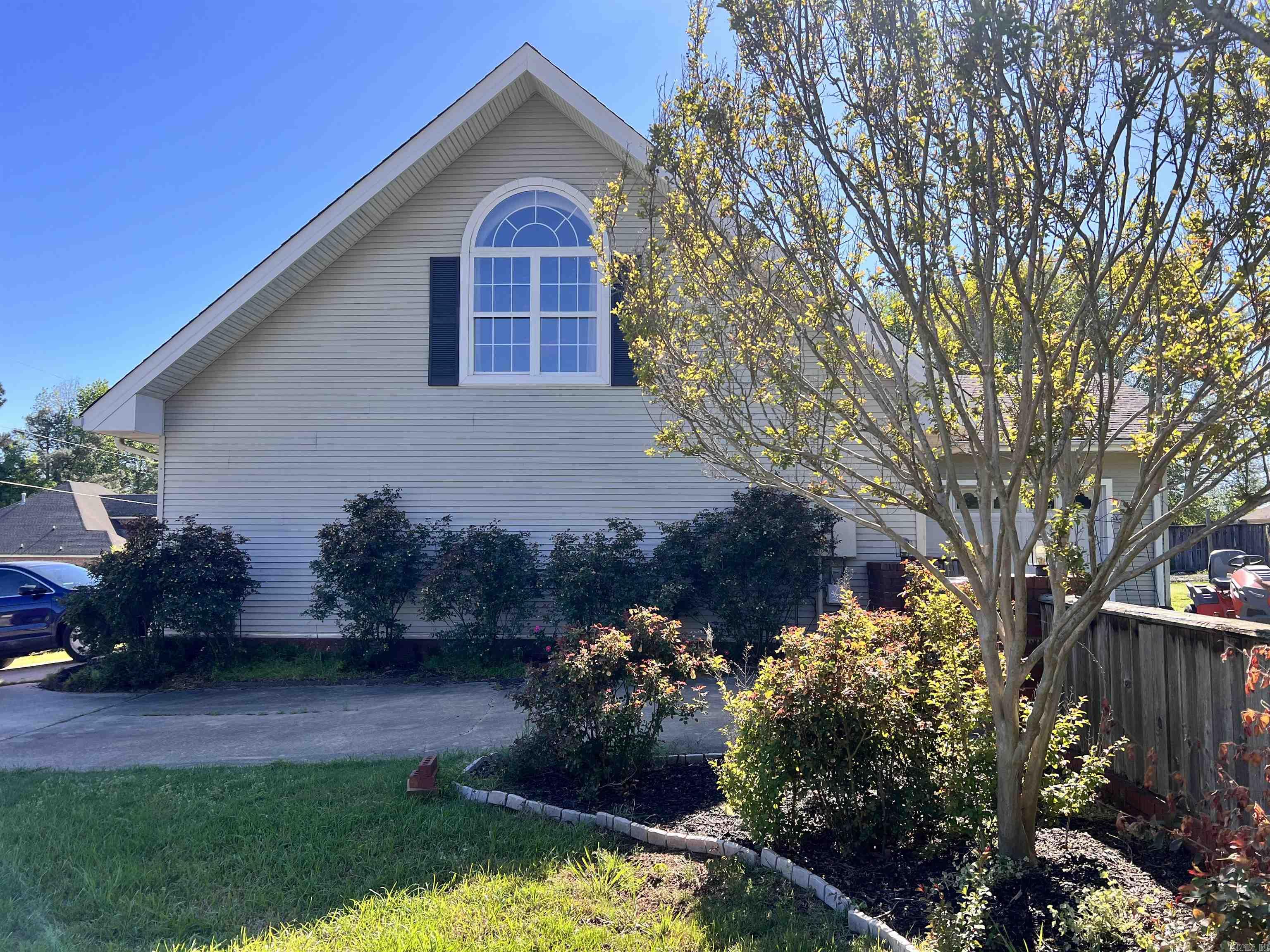 130 Day Drive Property Photo 2