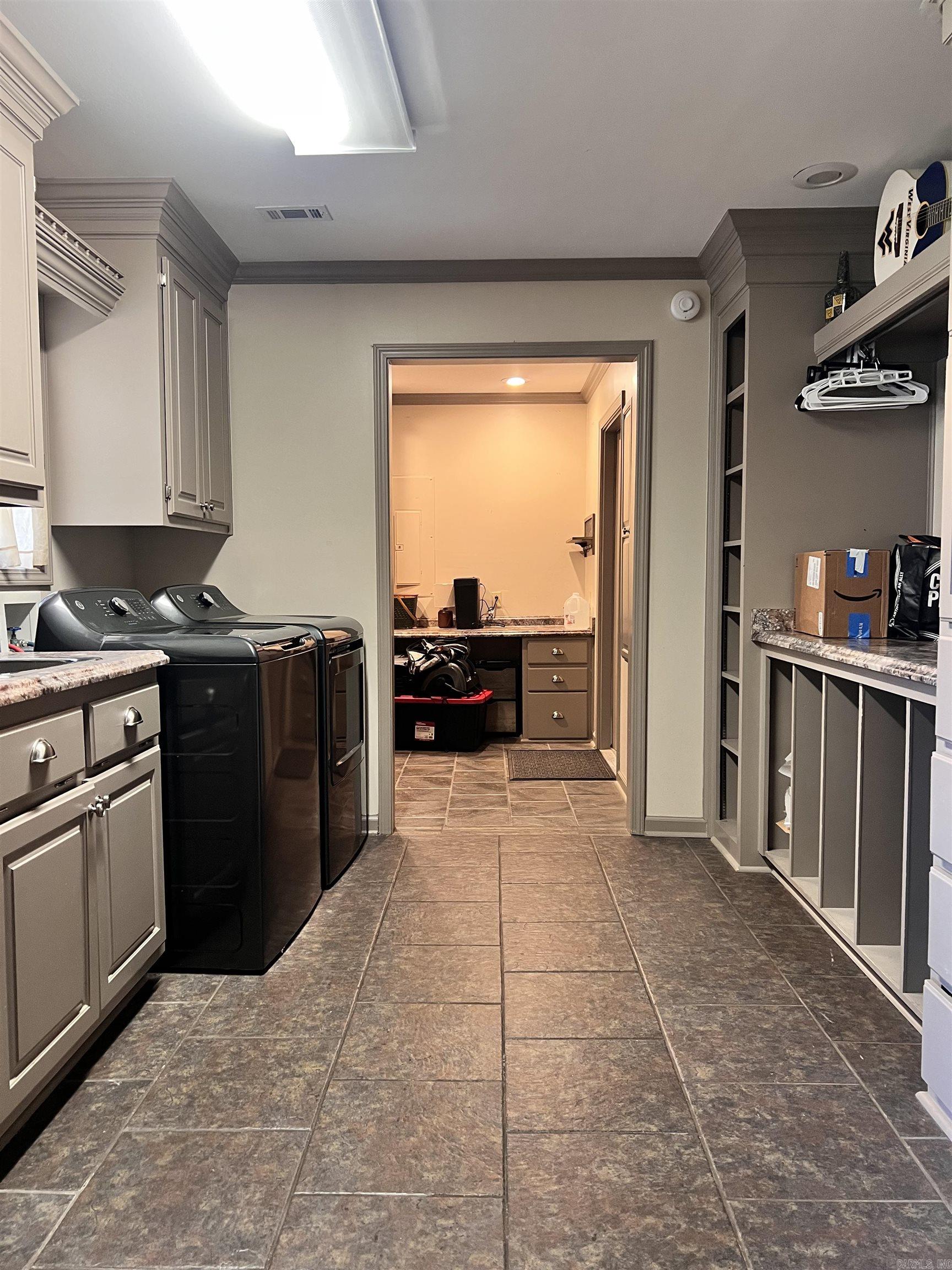 130 Day Drive Property Photo 6