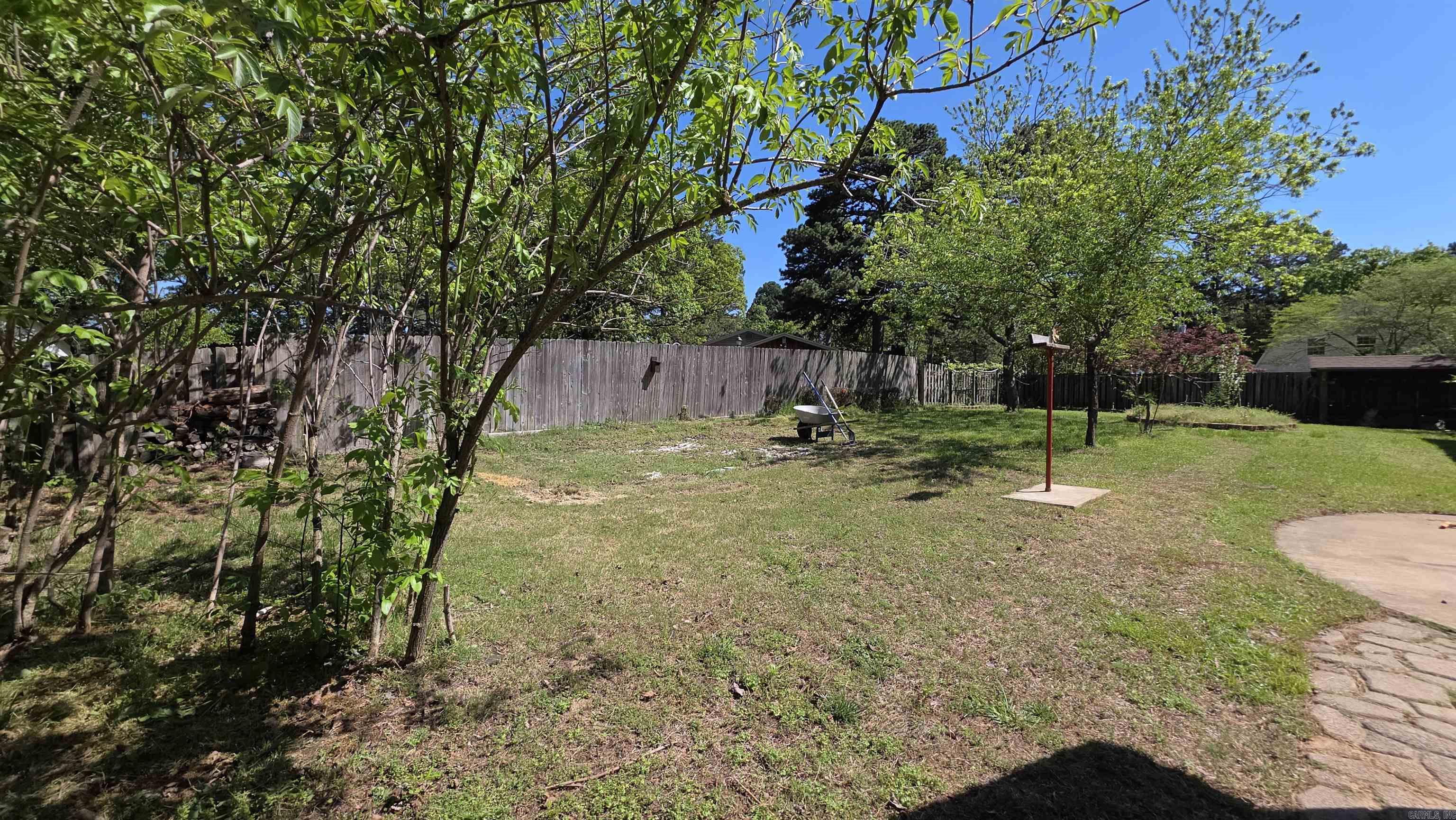 607 Old Post Road Property Photo 5