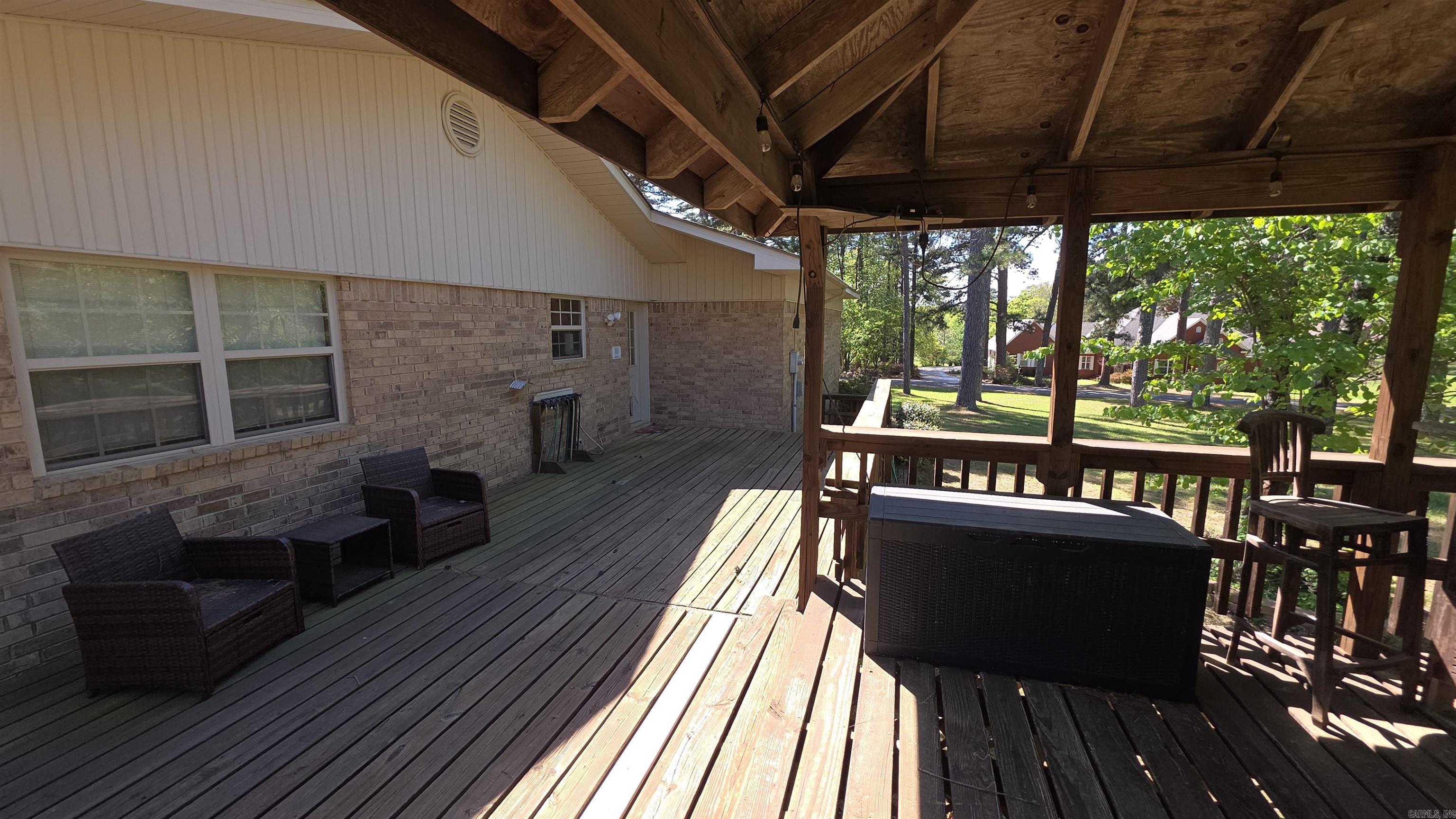607 Old Post Road Property Photo 7
