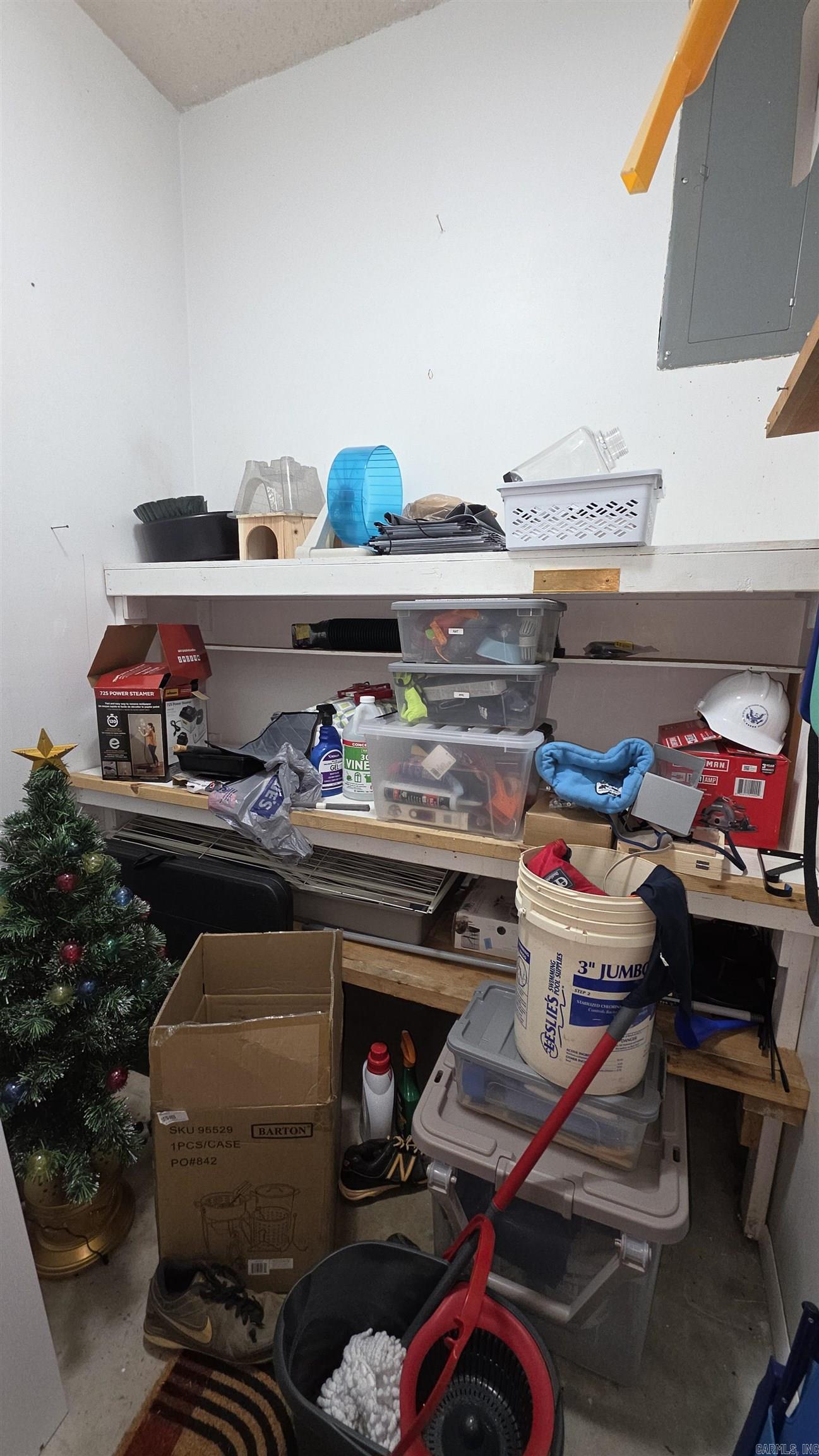 607 Old Post Road Property Photo 11