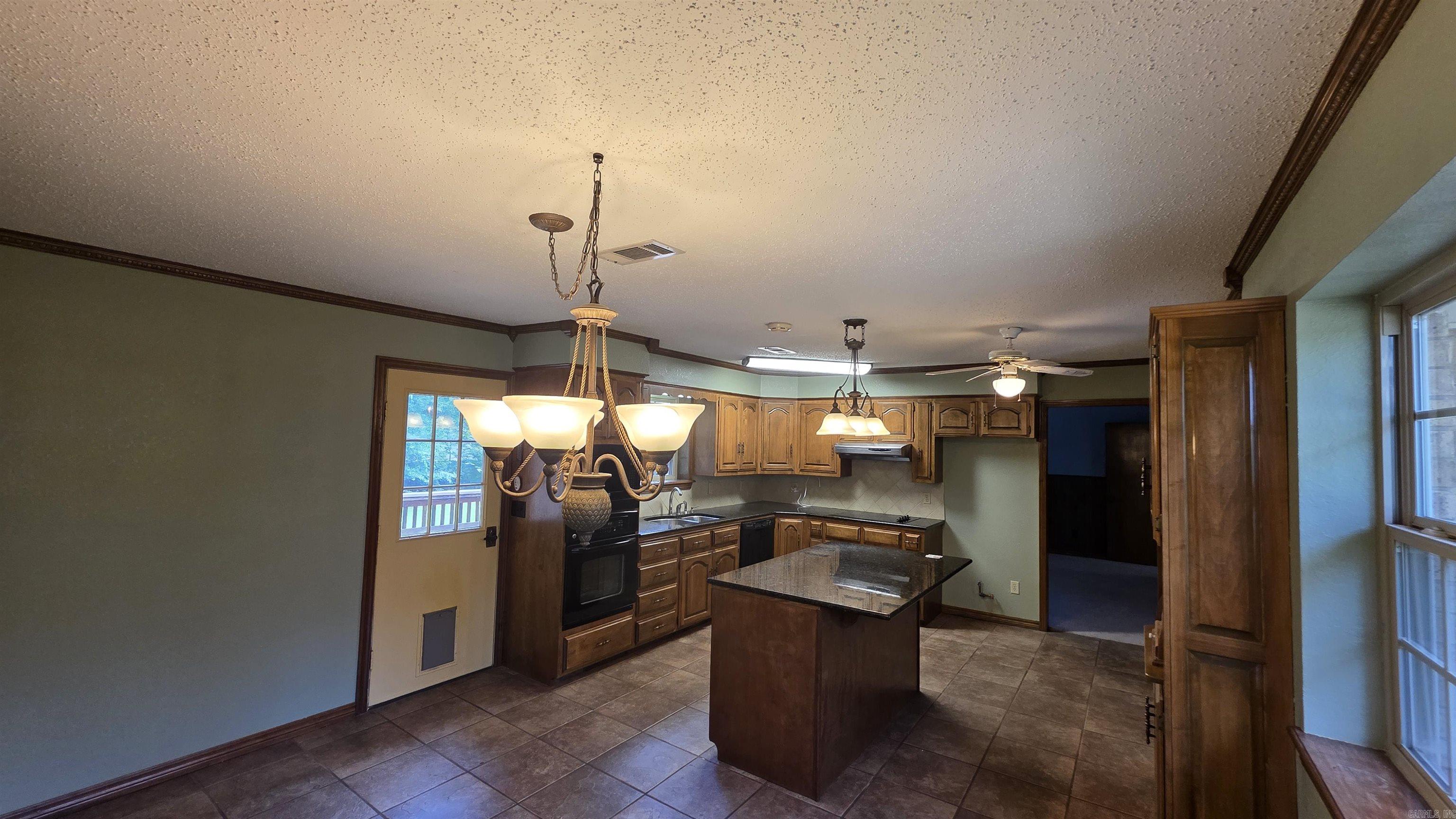 607 Old Post Road Property Photo 13