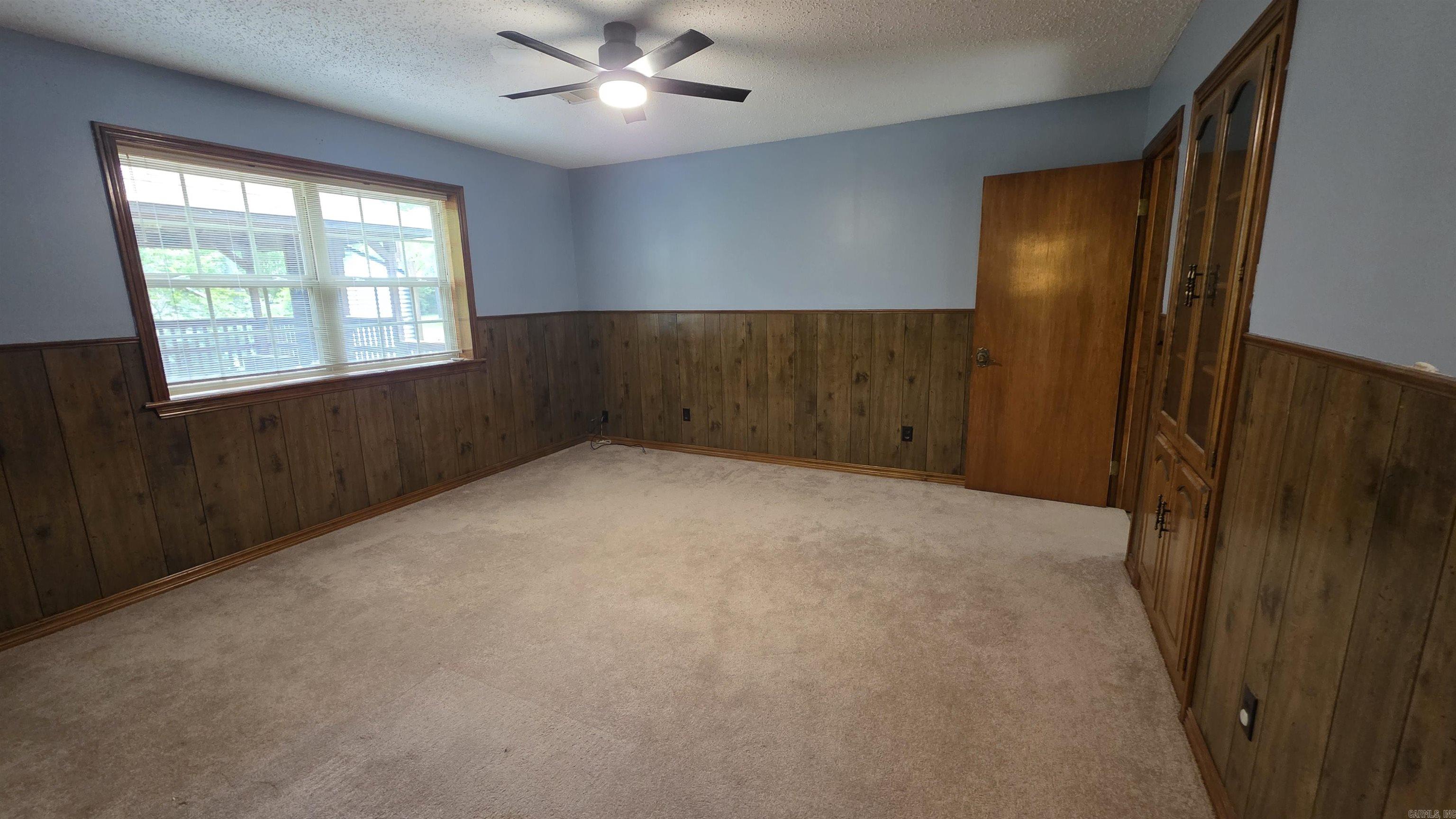 607 Old Post Road Property Photo 15