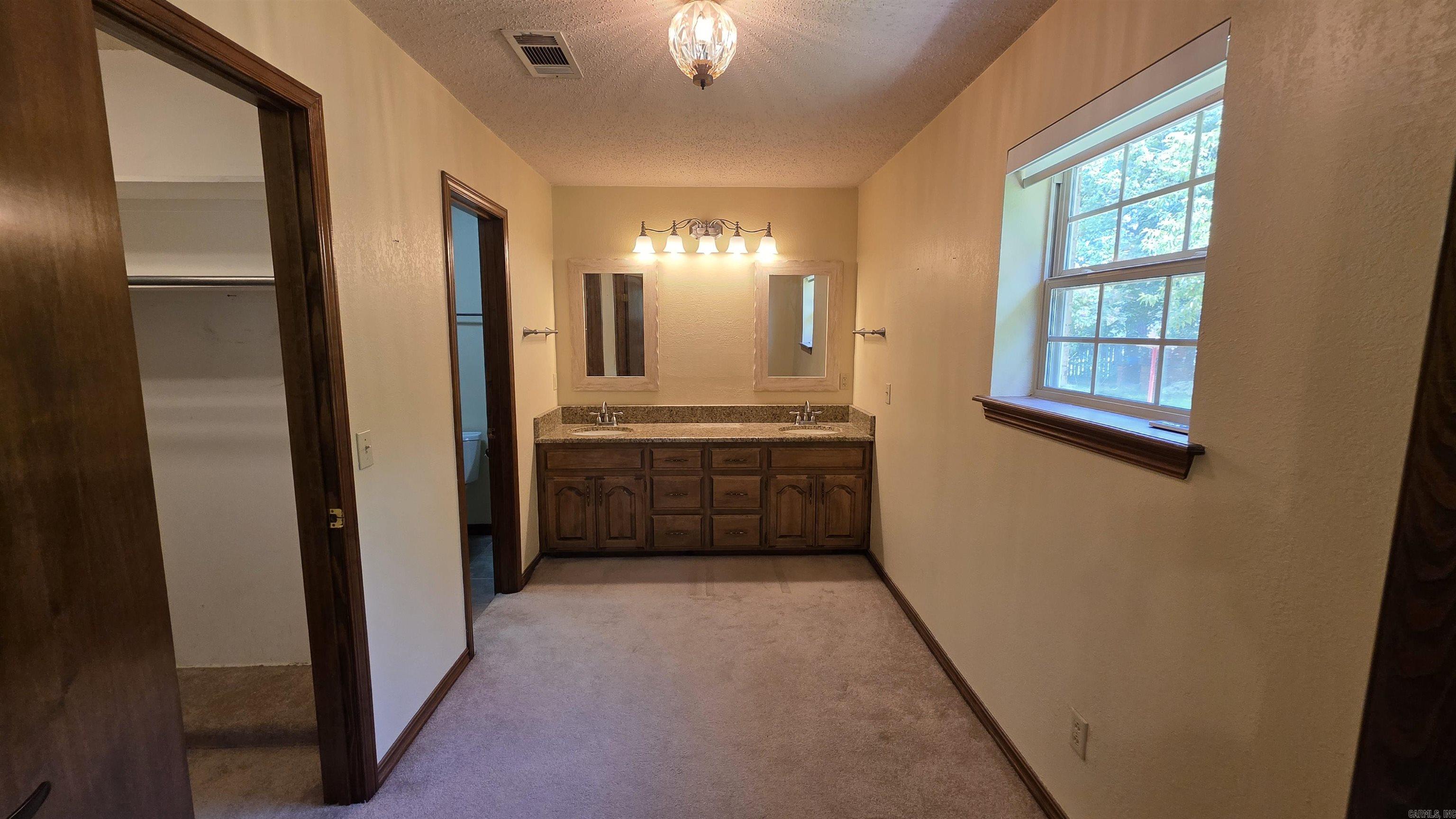 607 Old Post Road Property Photo 21