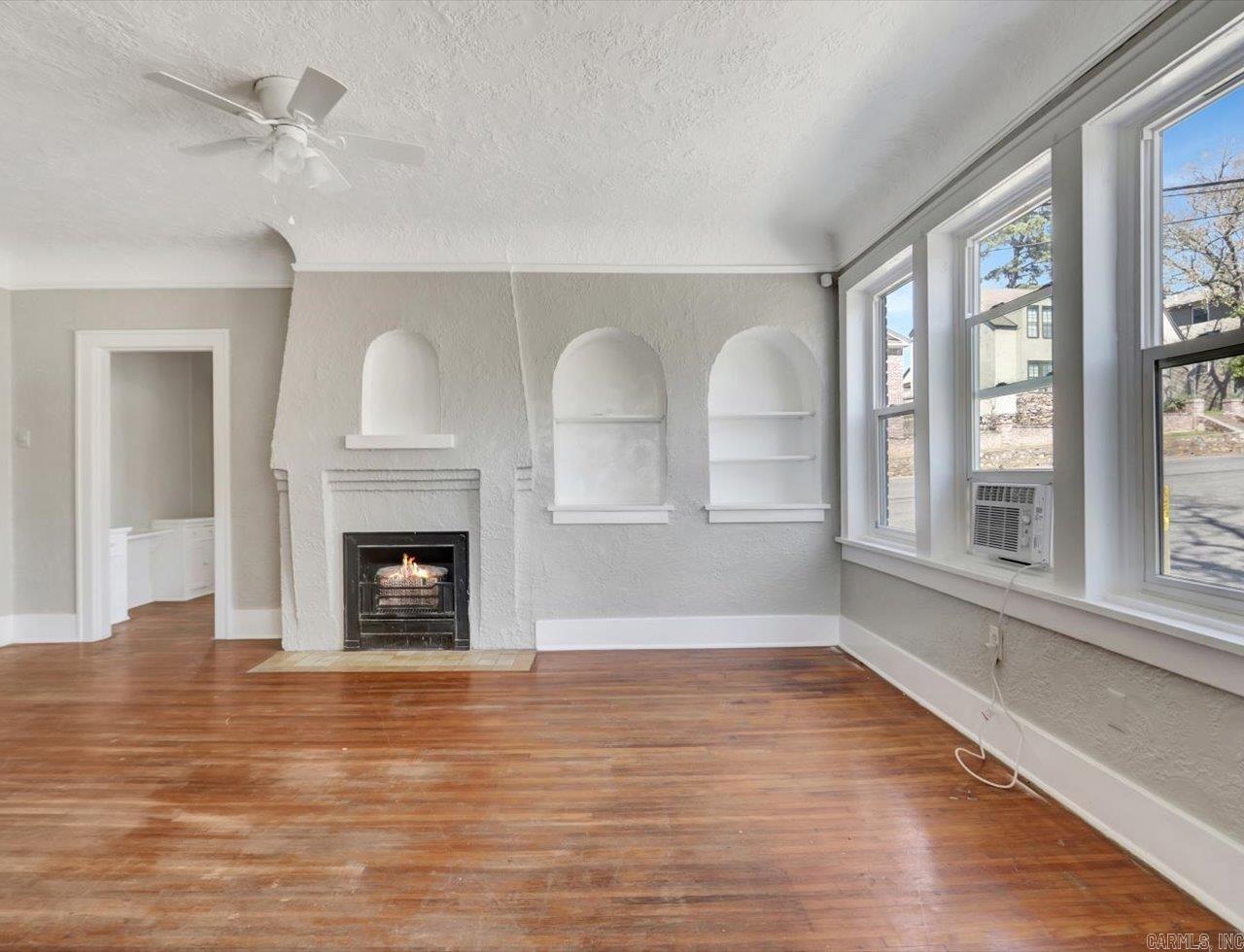 3409 W Markham Street Property Photo 10