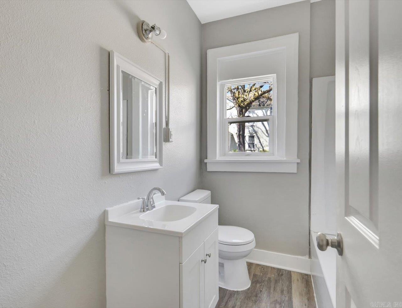 3409 W Markham Street Property Photo 25