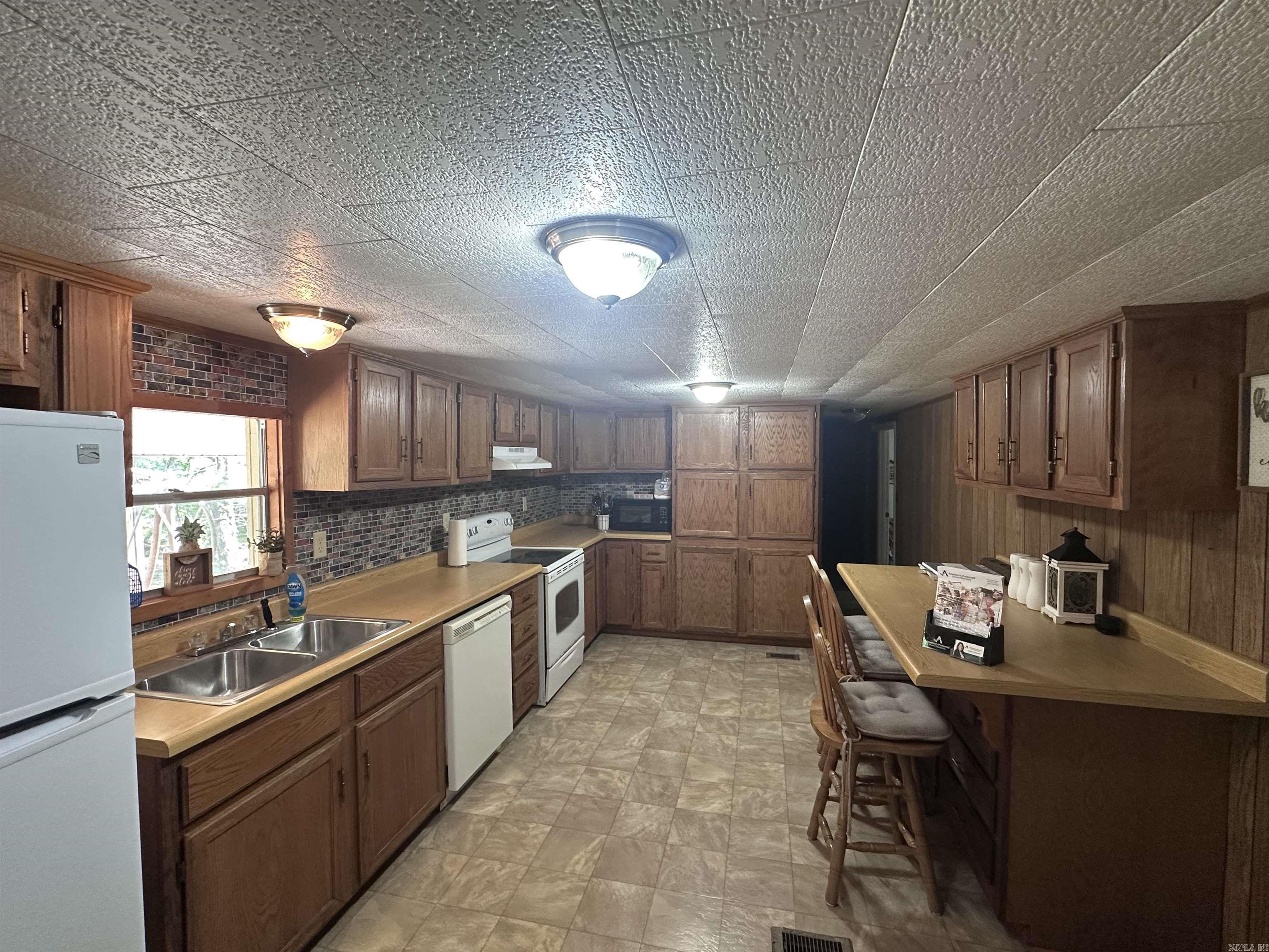 19 Riverside Lane Property Photo 12
