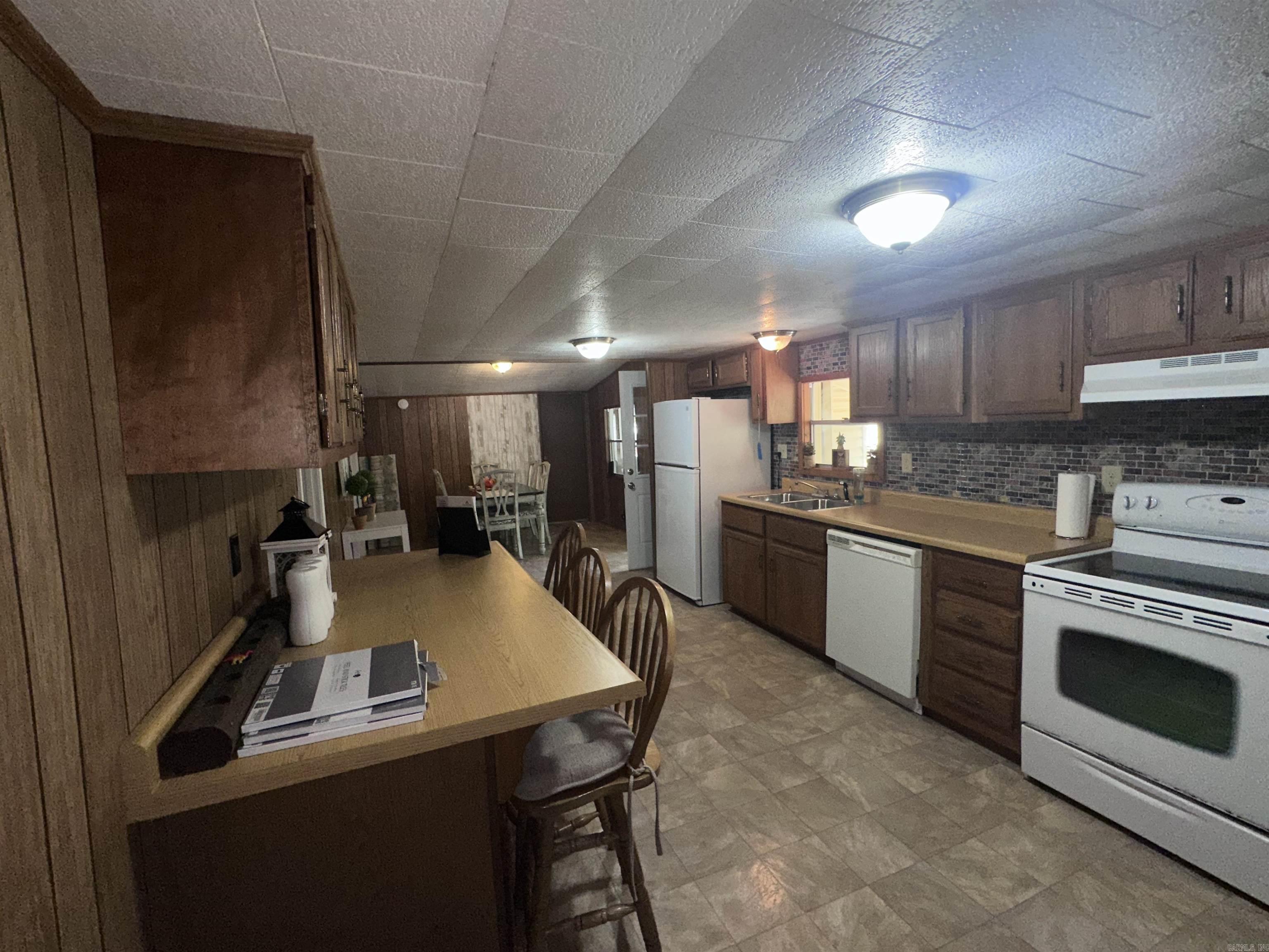 19 Riverside Lane Property Photo 13