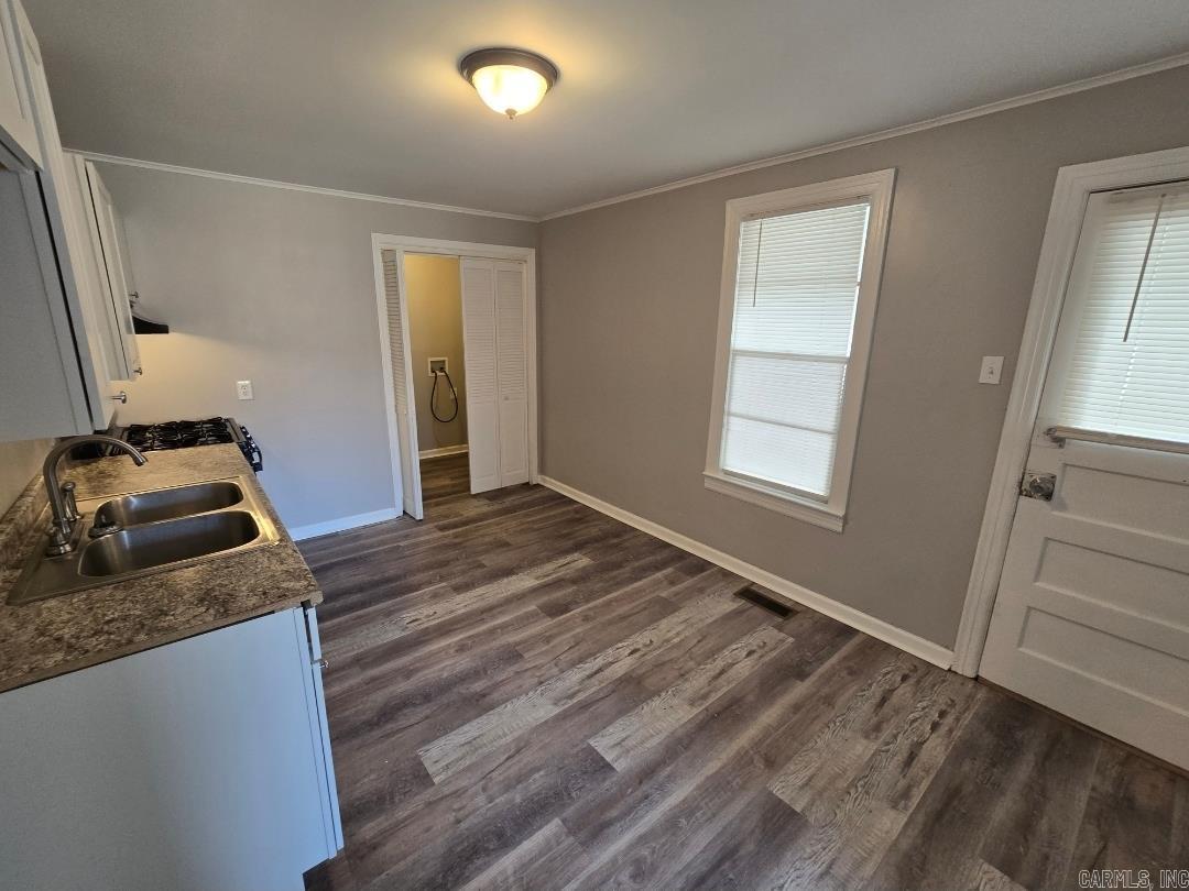 520 W 33rd Street Property Photo 4