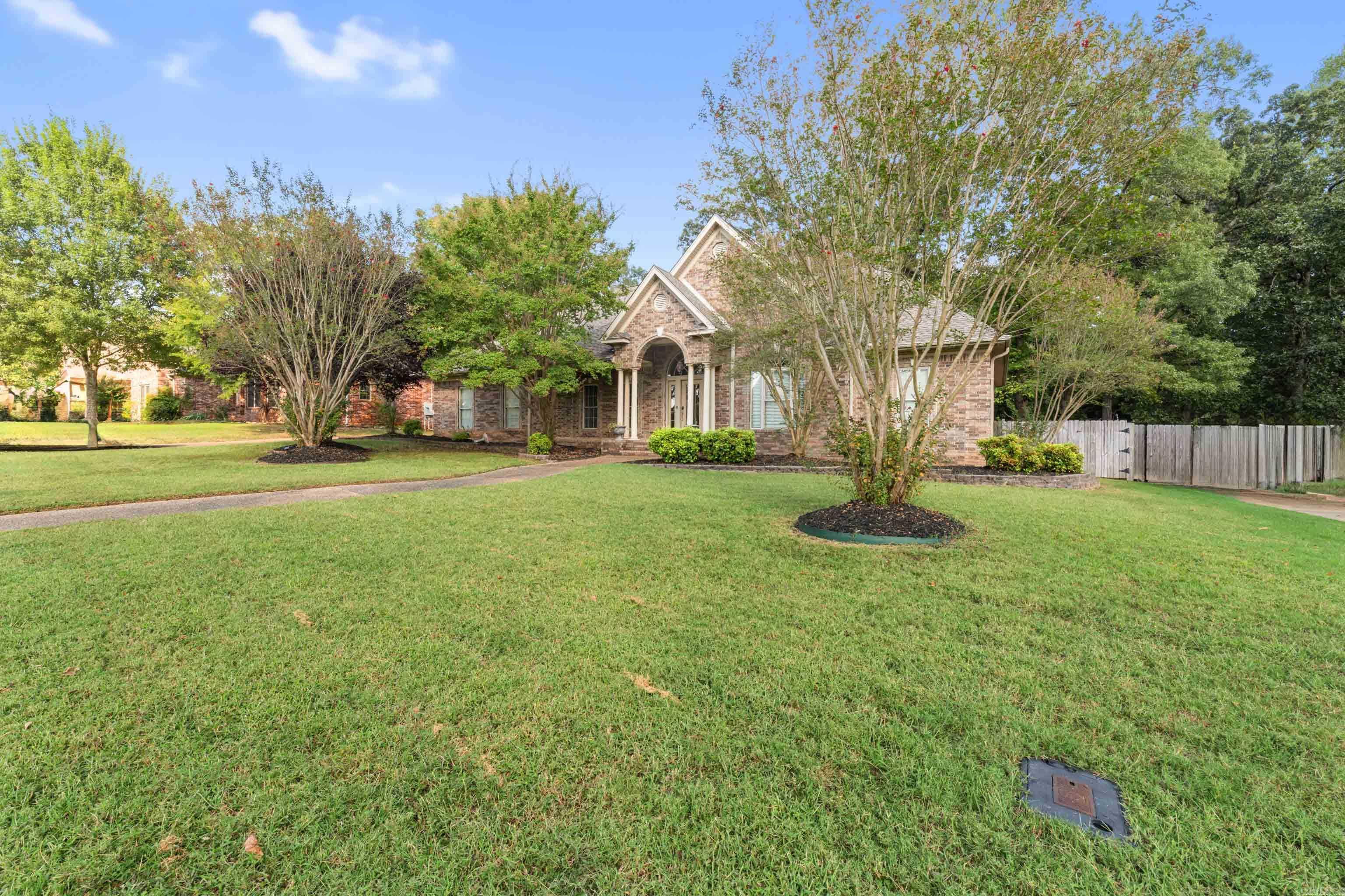 6706 Worth Avenue Property Photo 4