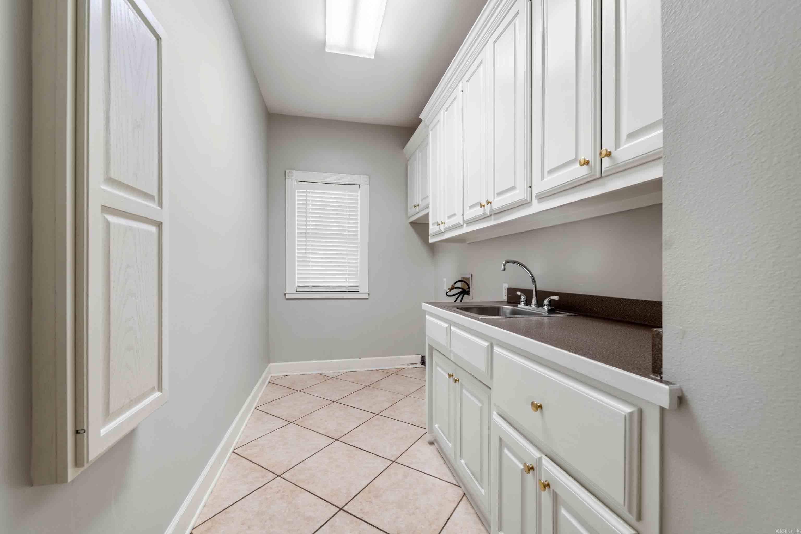 6706 Worth Avenue Property Photo 33