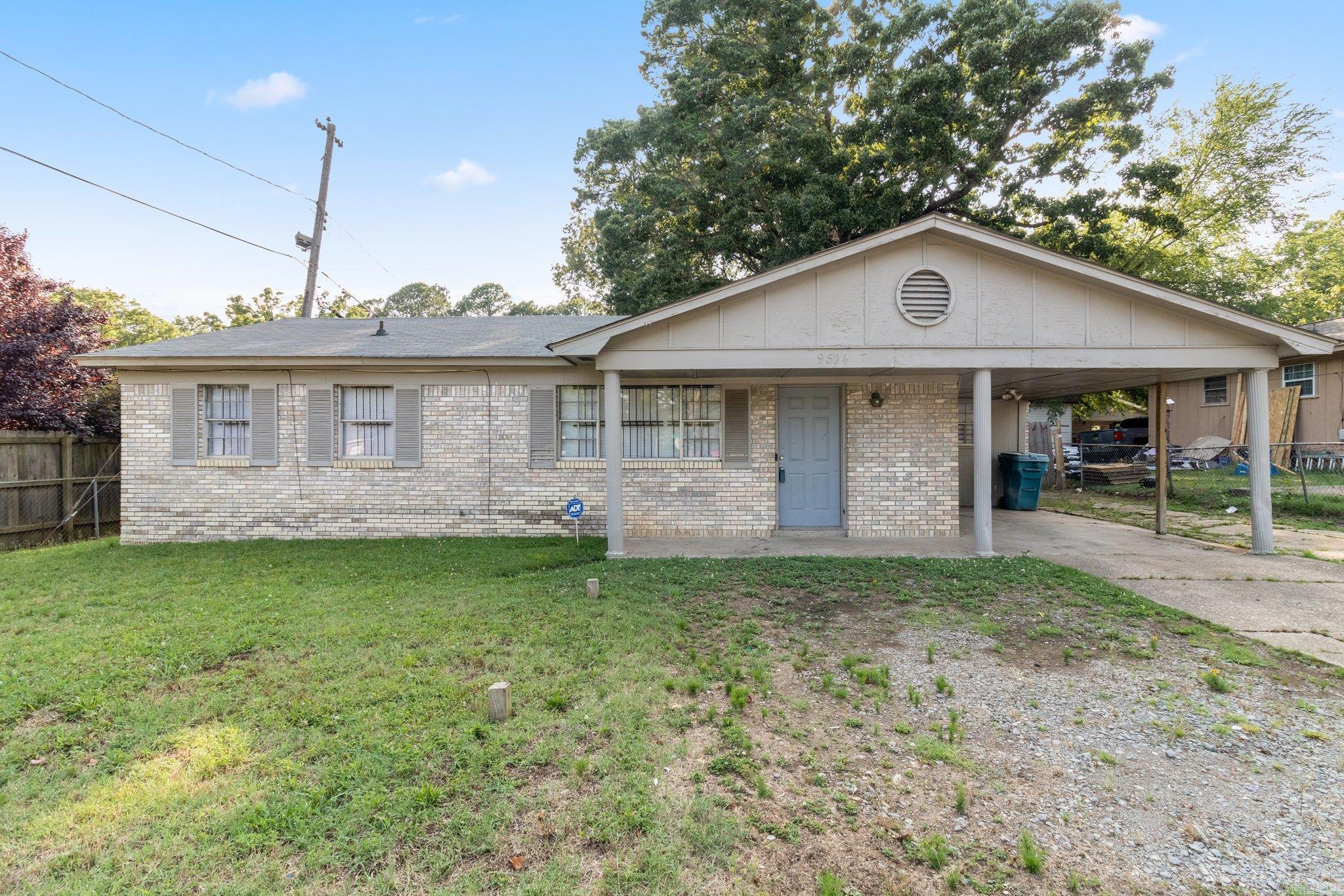 9824 Chicot Road Property Photo 1