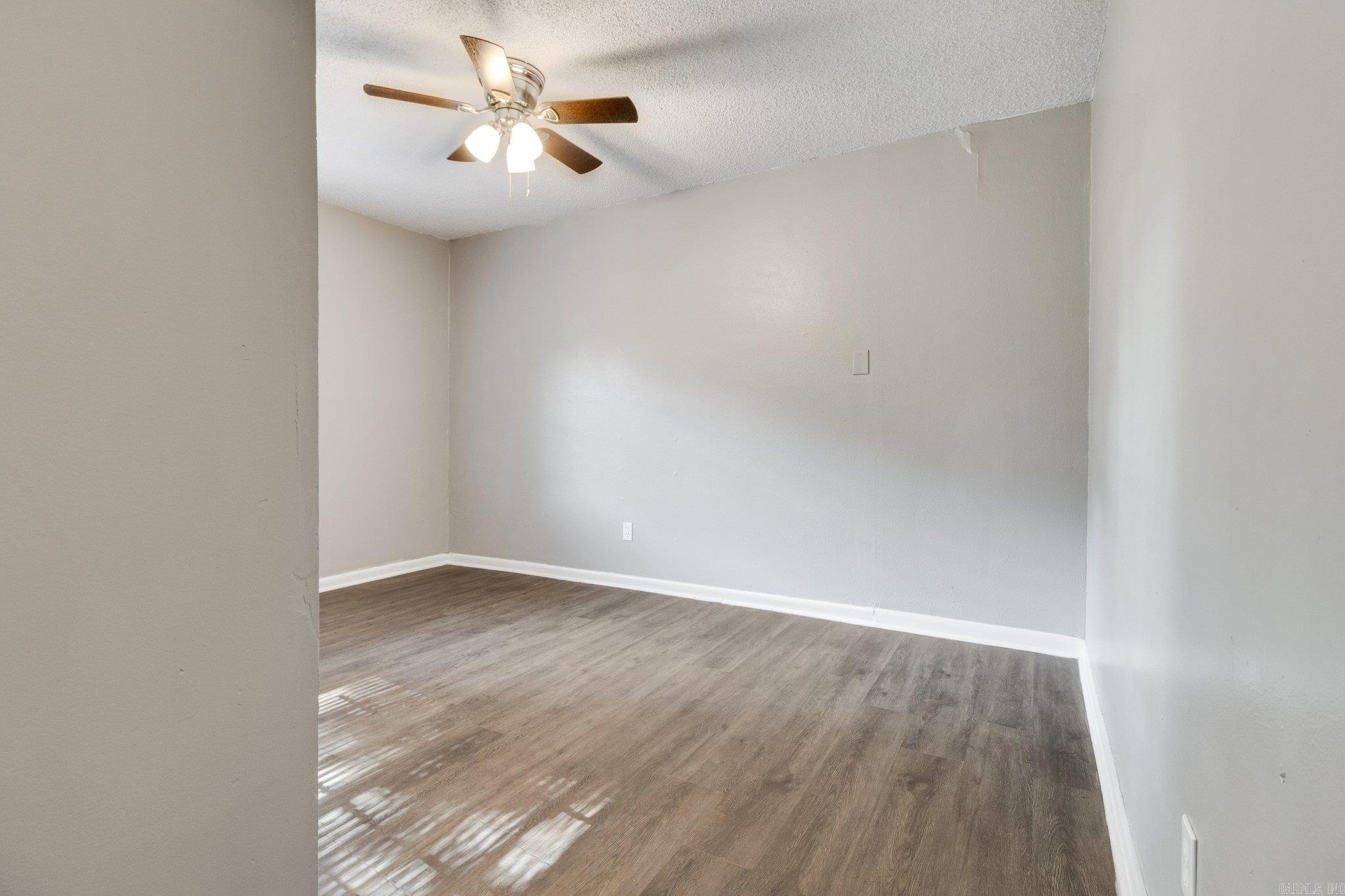 9824 Chicot Road Property Photo 11