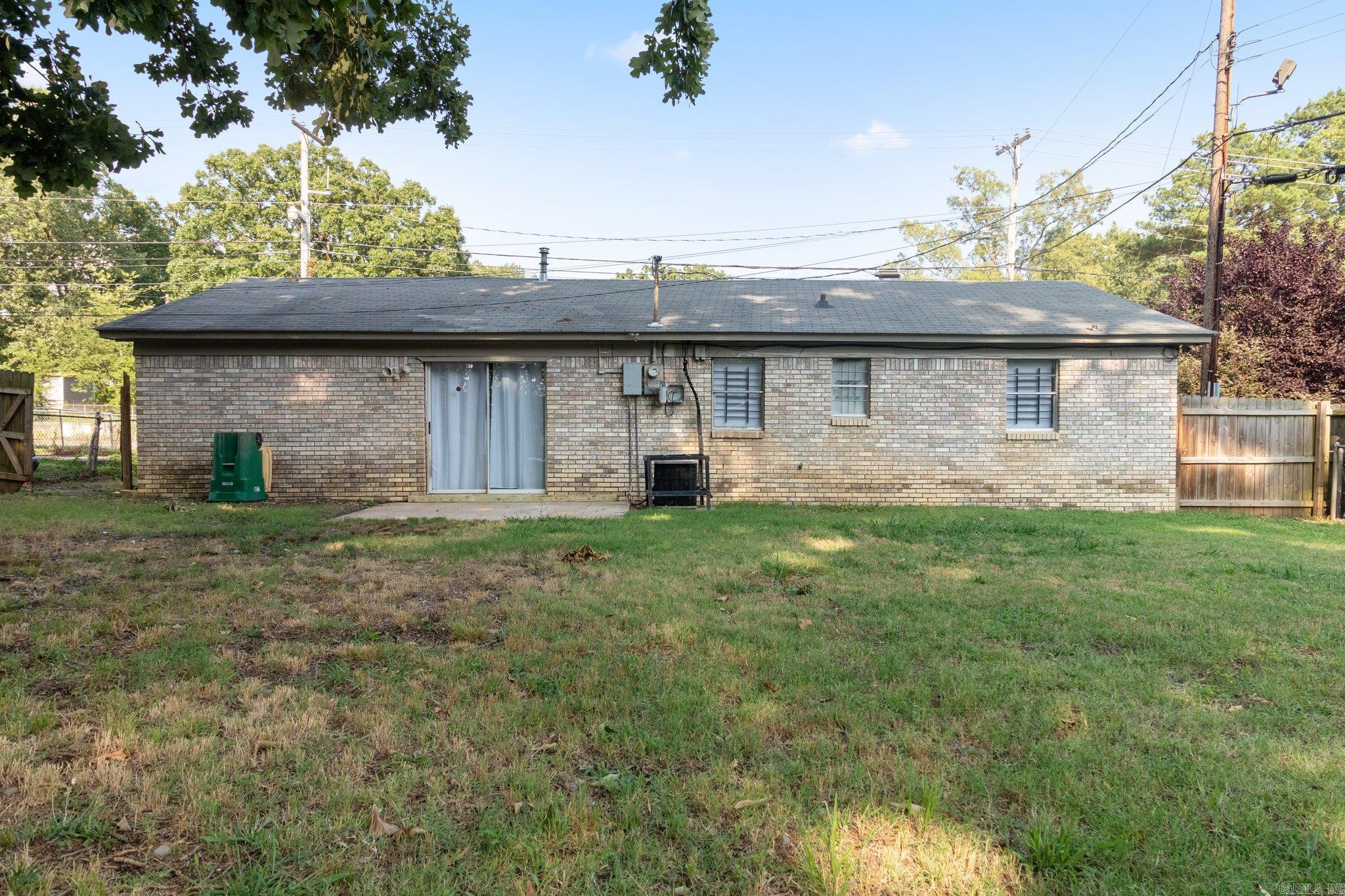 9824 Chicot Road Property Photo 15