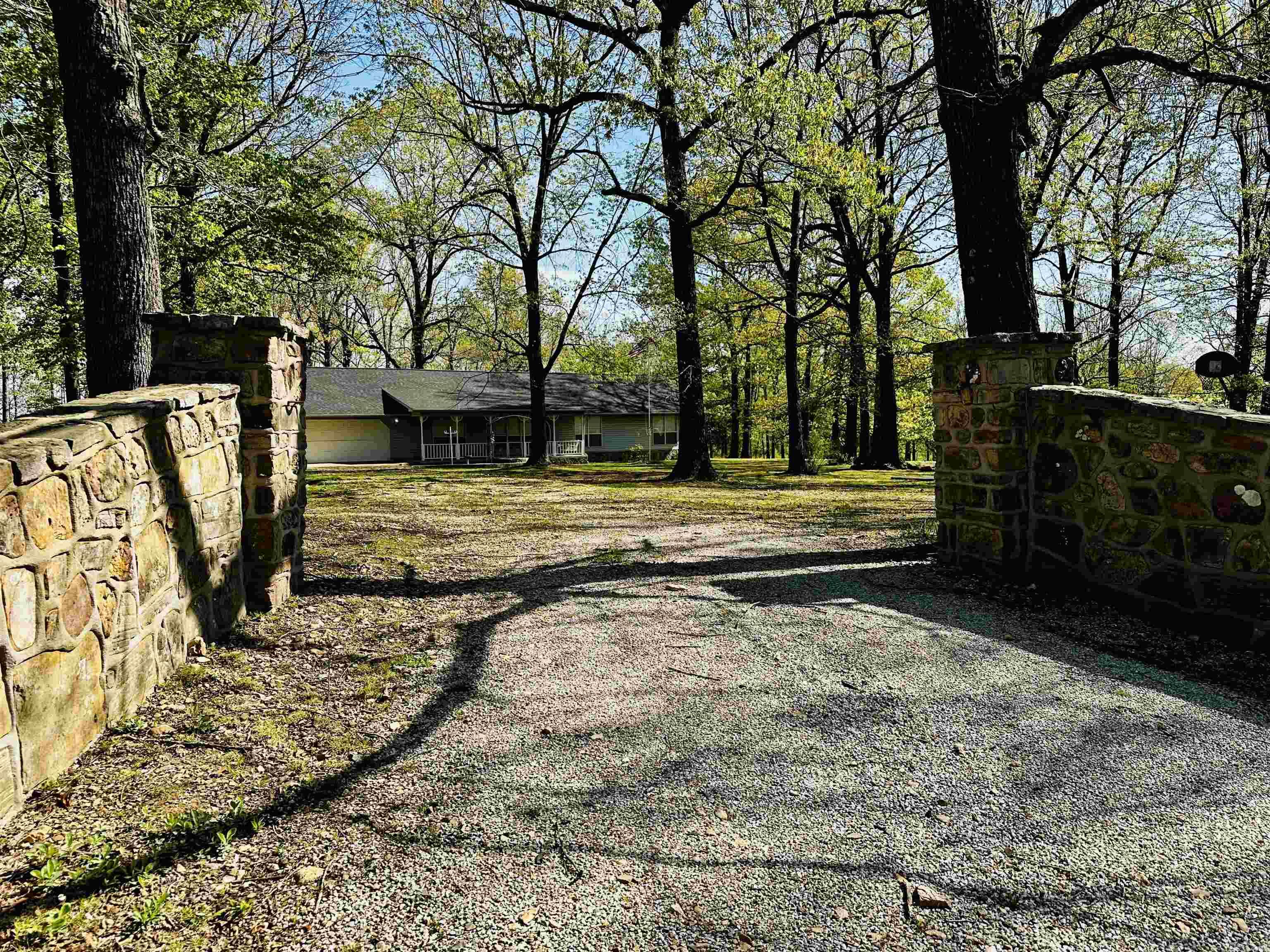410 Davis Creek Road Property Photo 3