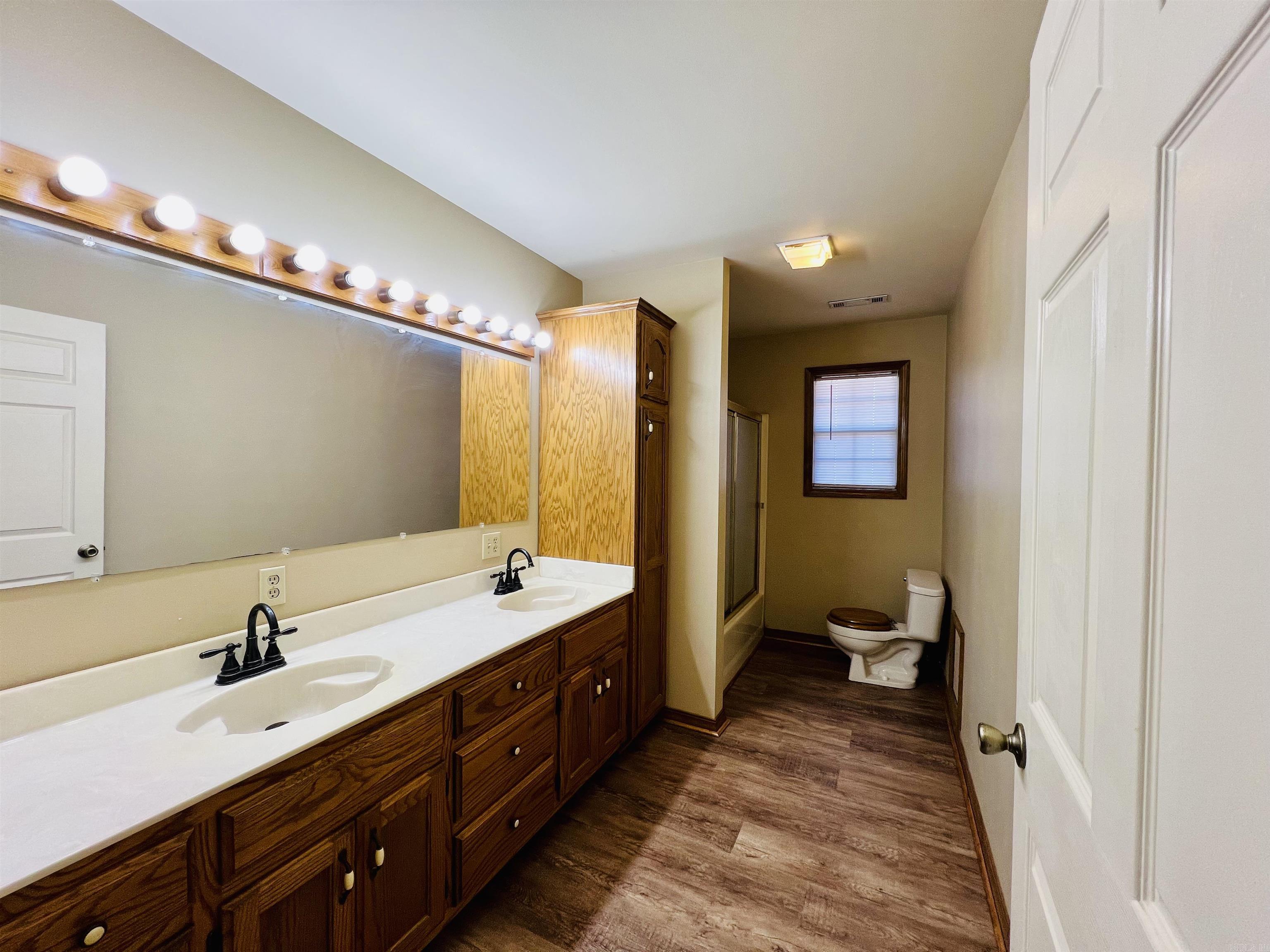 410 Davis Creek Road Property Photo 16