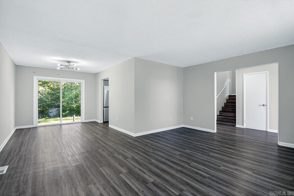 5500 Mcmurtrey Drive Property Photo 6