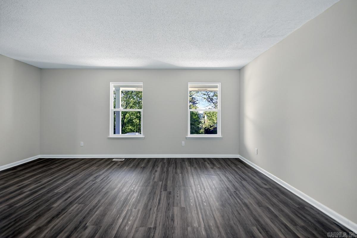5500 Mcmurtrey Drive Property Photo 7