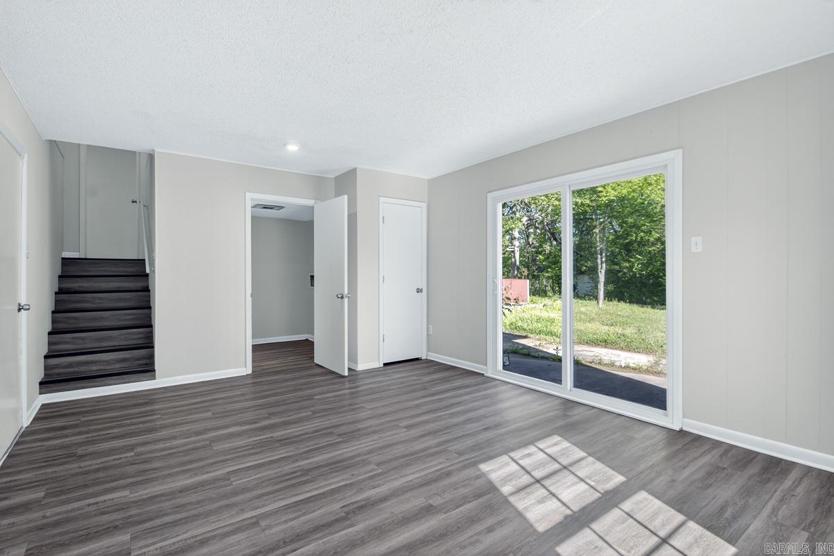 5500 Mcmurtrey Drive Property Photo 11