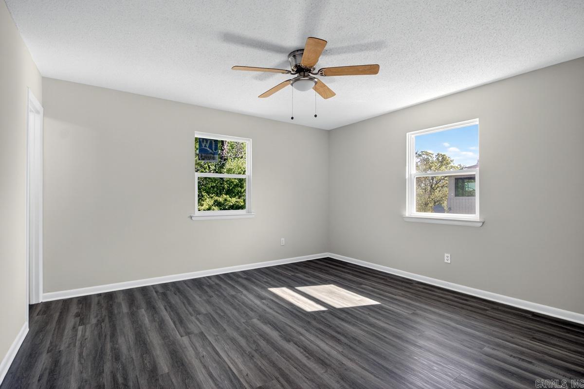 5500 Mcmurtrey Drive Property Photo 14