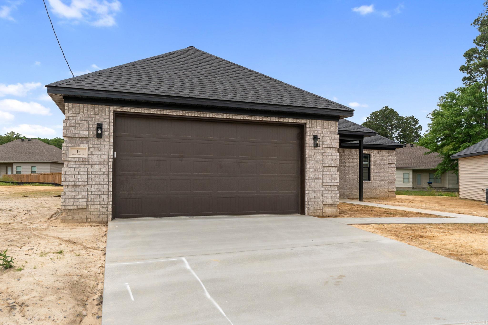 6 Spring Creek Cove Property Photo 2