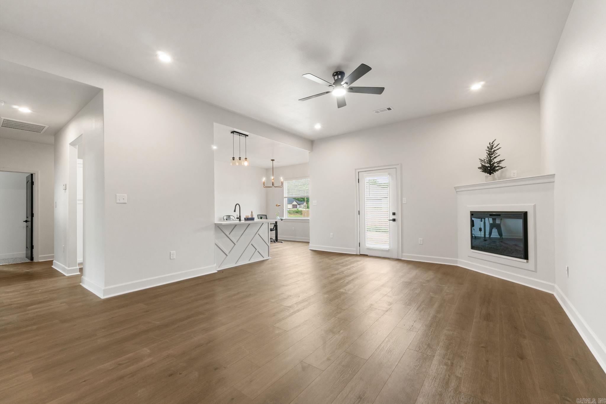 6 Spring Creek Cove Property Photo 5