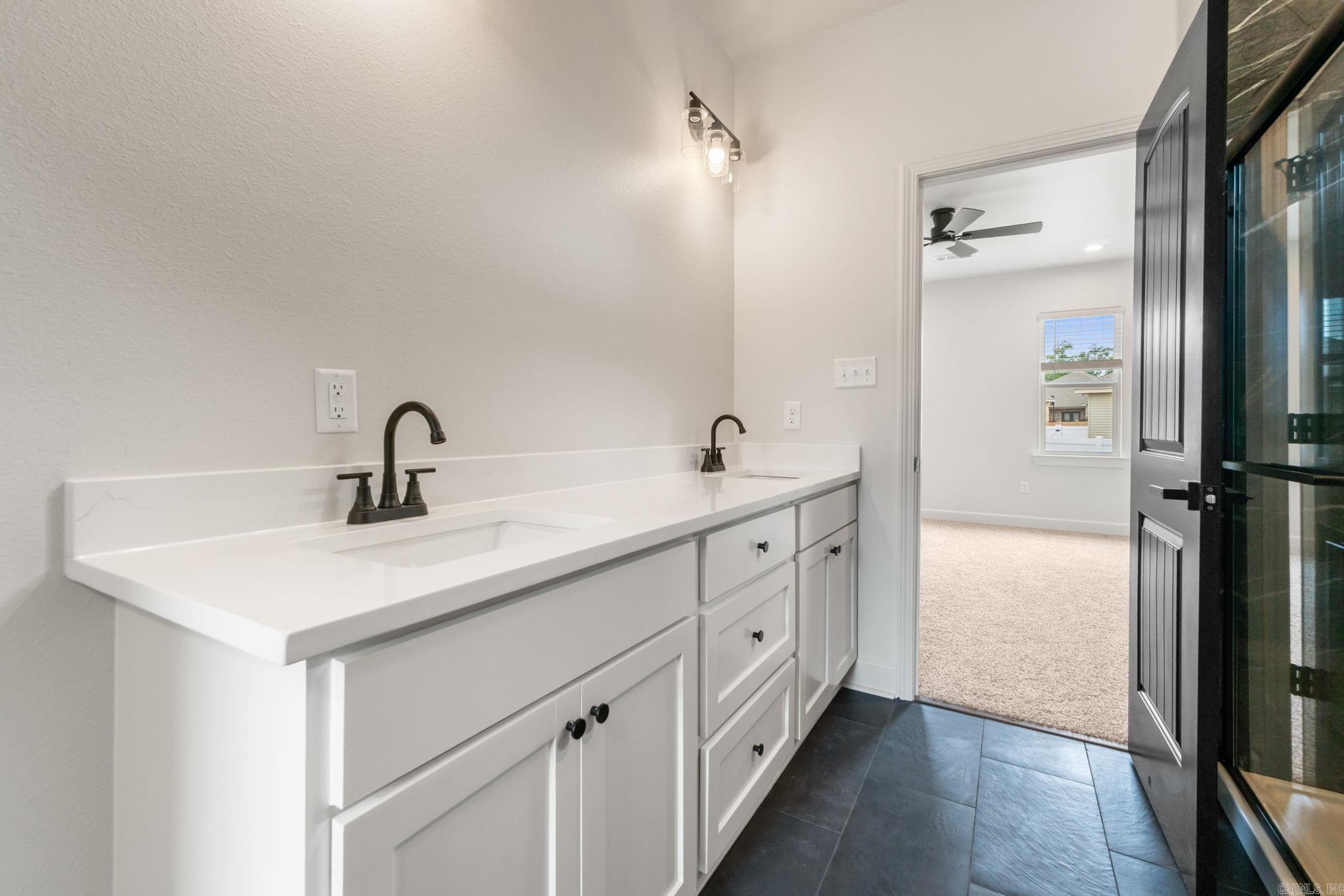 6 Spring Creek Cove Property Photo 24