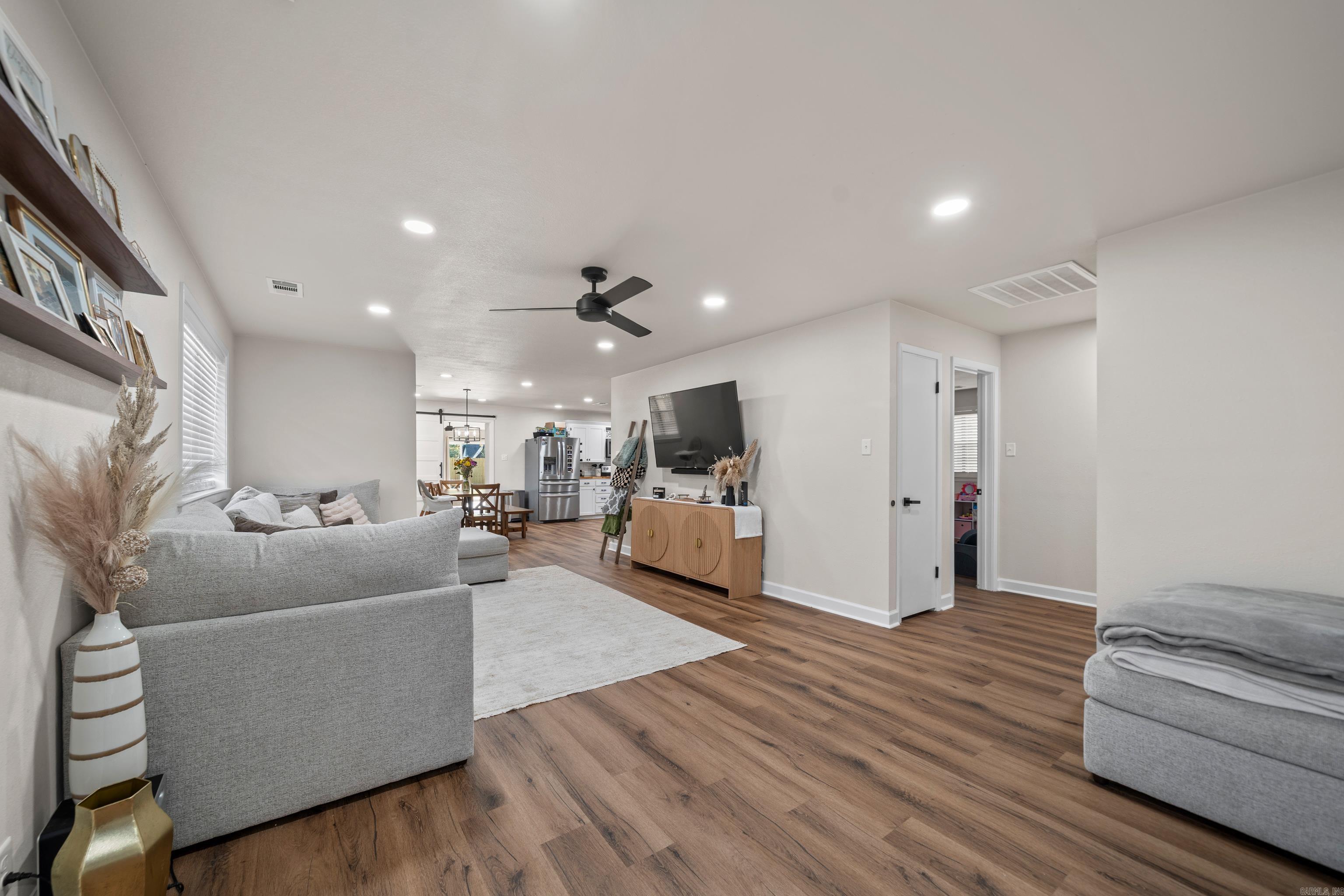 261 Woodlawn Avenue Property Photo 4