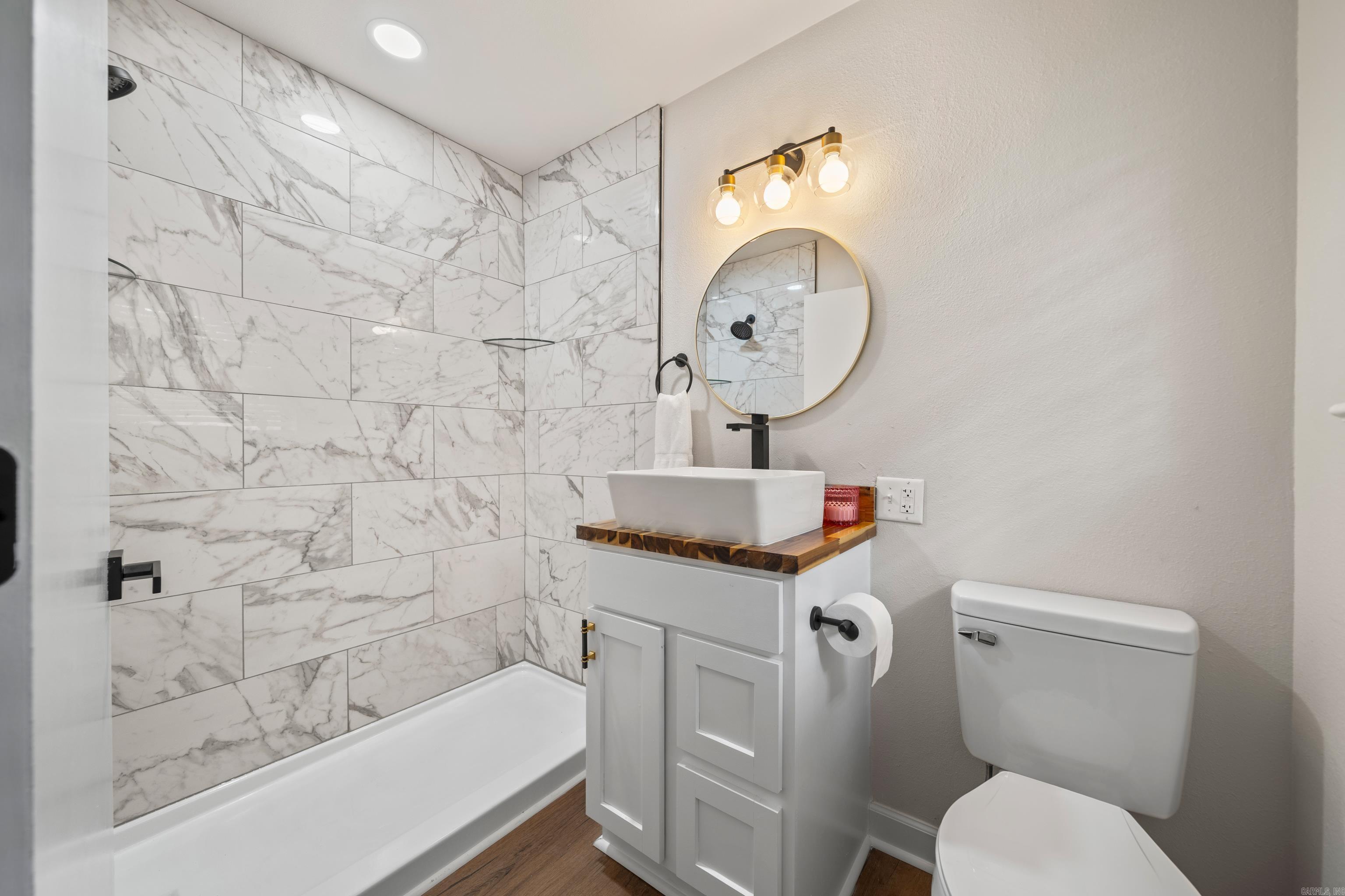 261 Woodlawn Avenue Property Photo 26