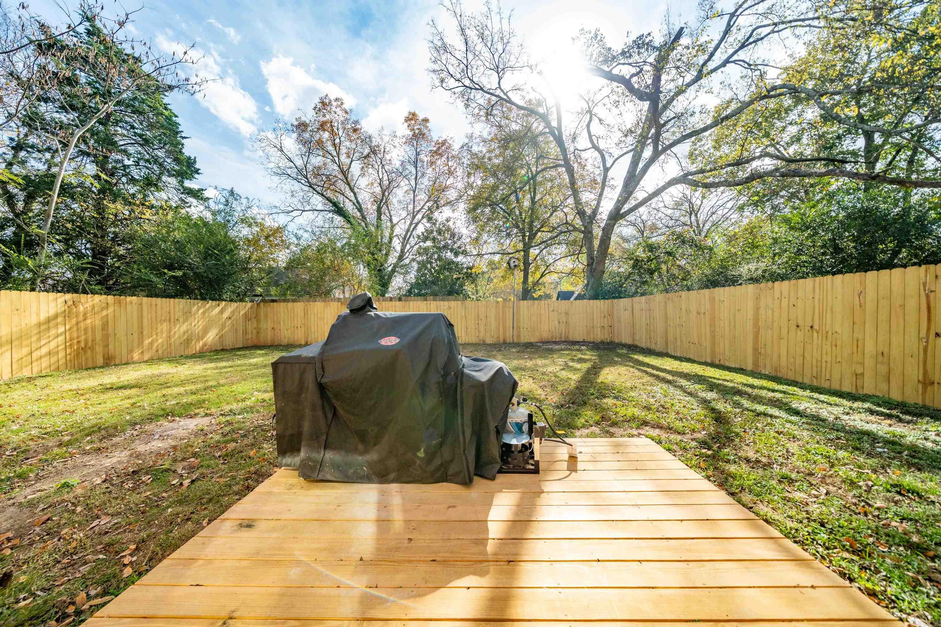 261 Woodlawn Avenue Property Photo 34