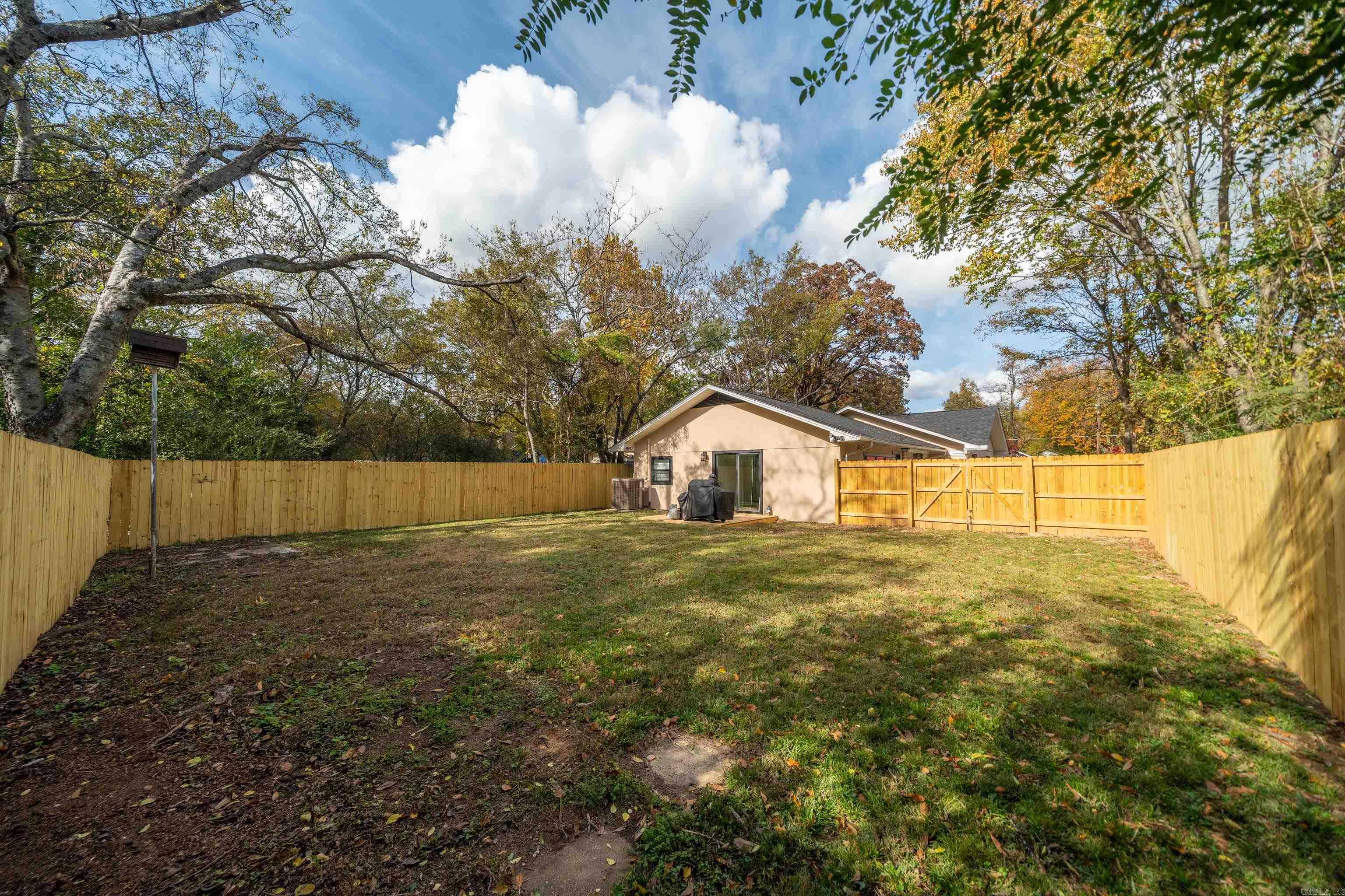 261 Woodlawn Avenue Property Photo 39